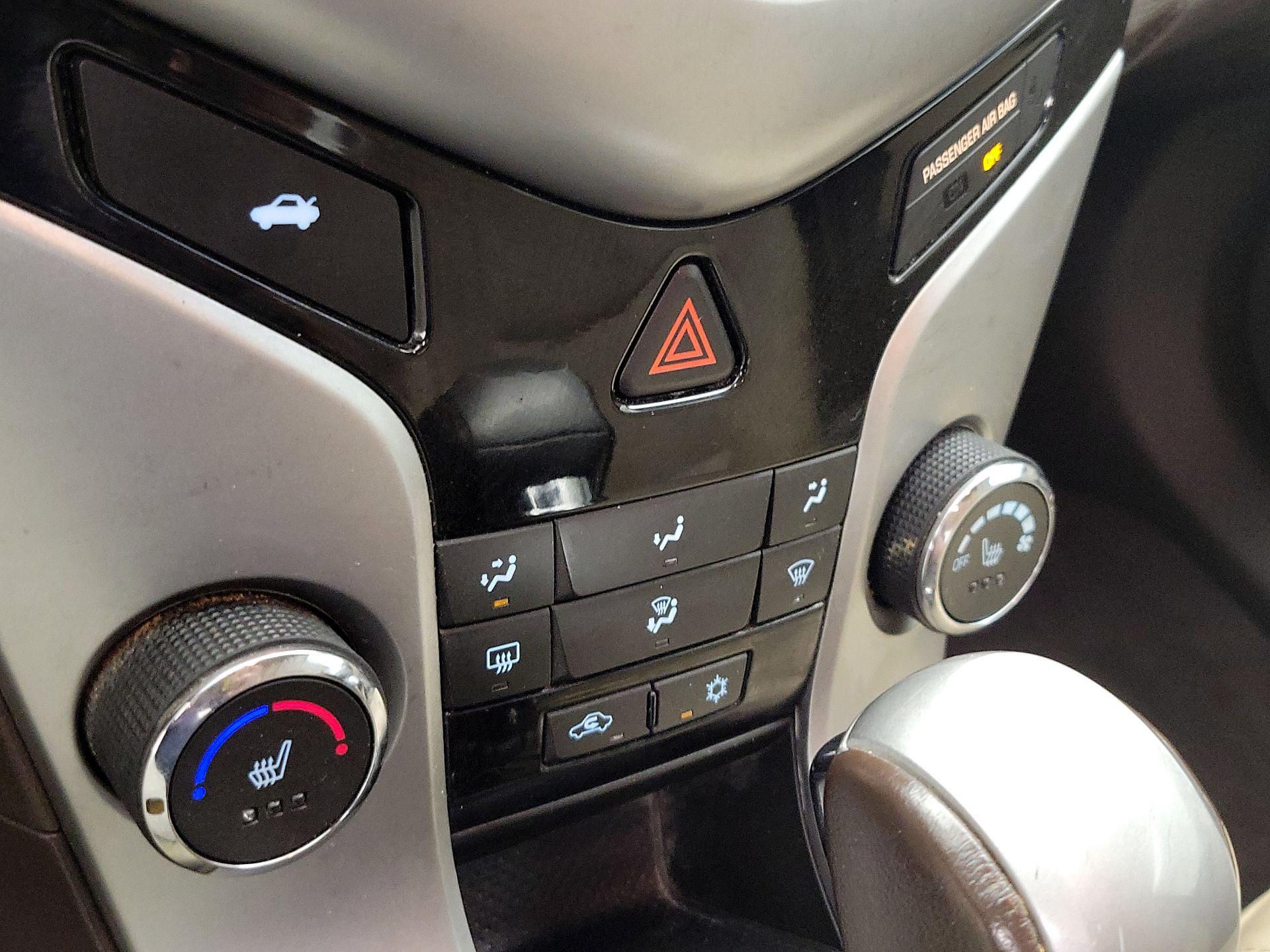 Thumbnail: 2015 Chevrolet Cruze - 15