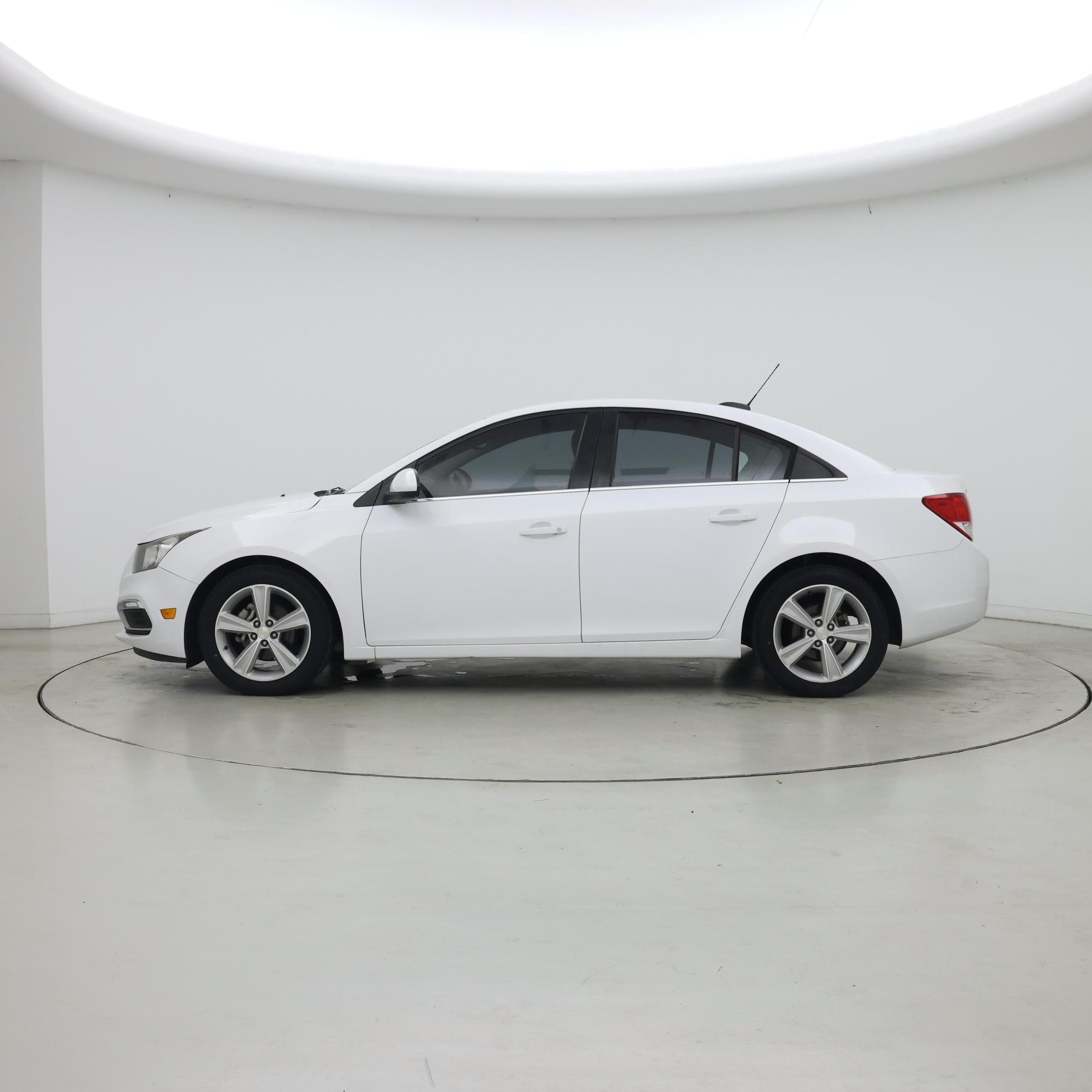 Thumbnail: 2015 Chevrolet Cruze - 3