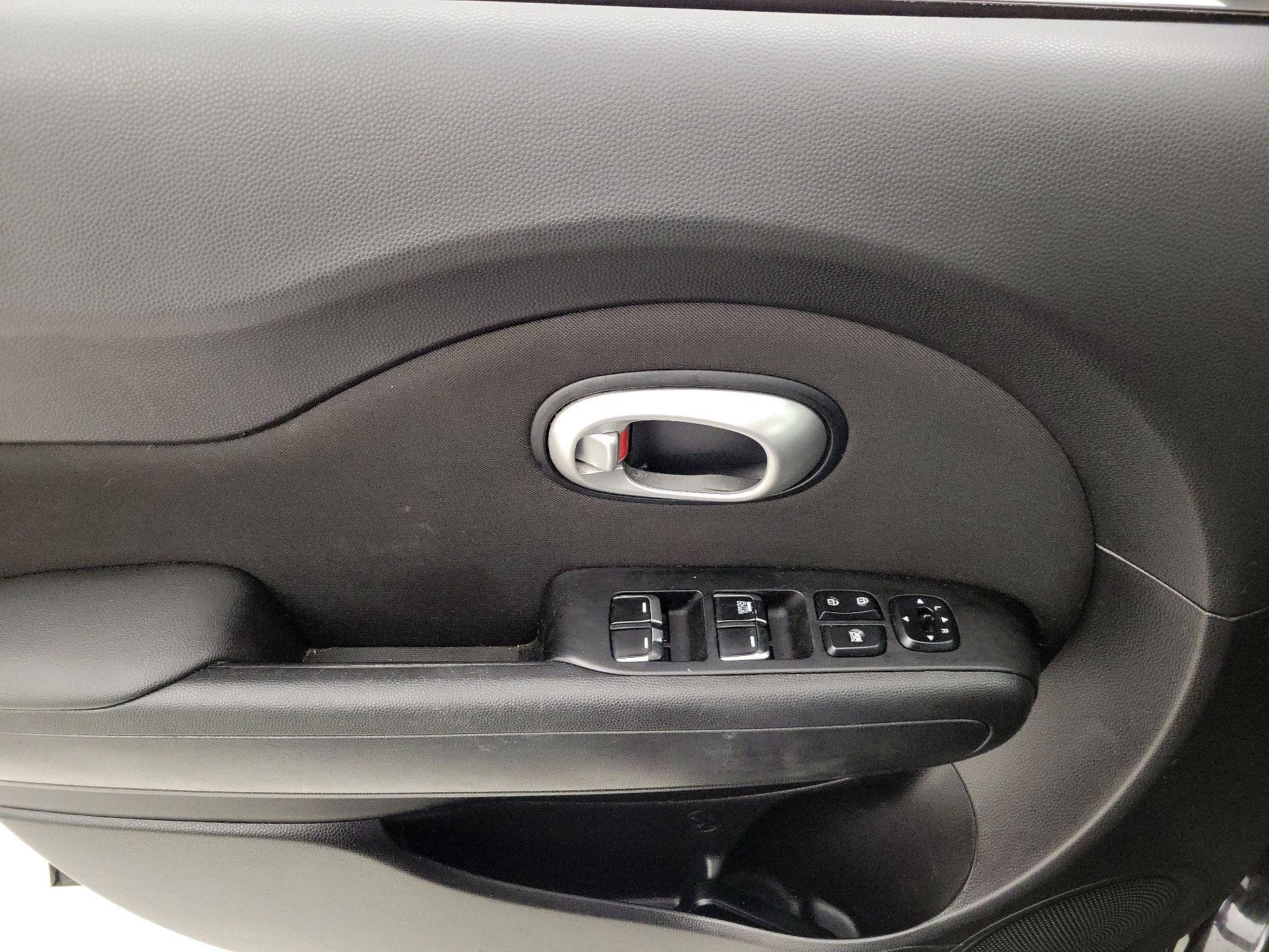 Thumbnail: 2019 Kia Soul - 12
