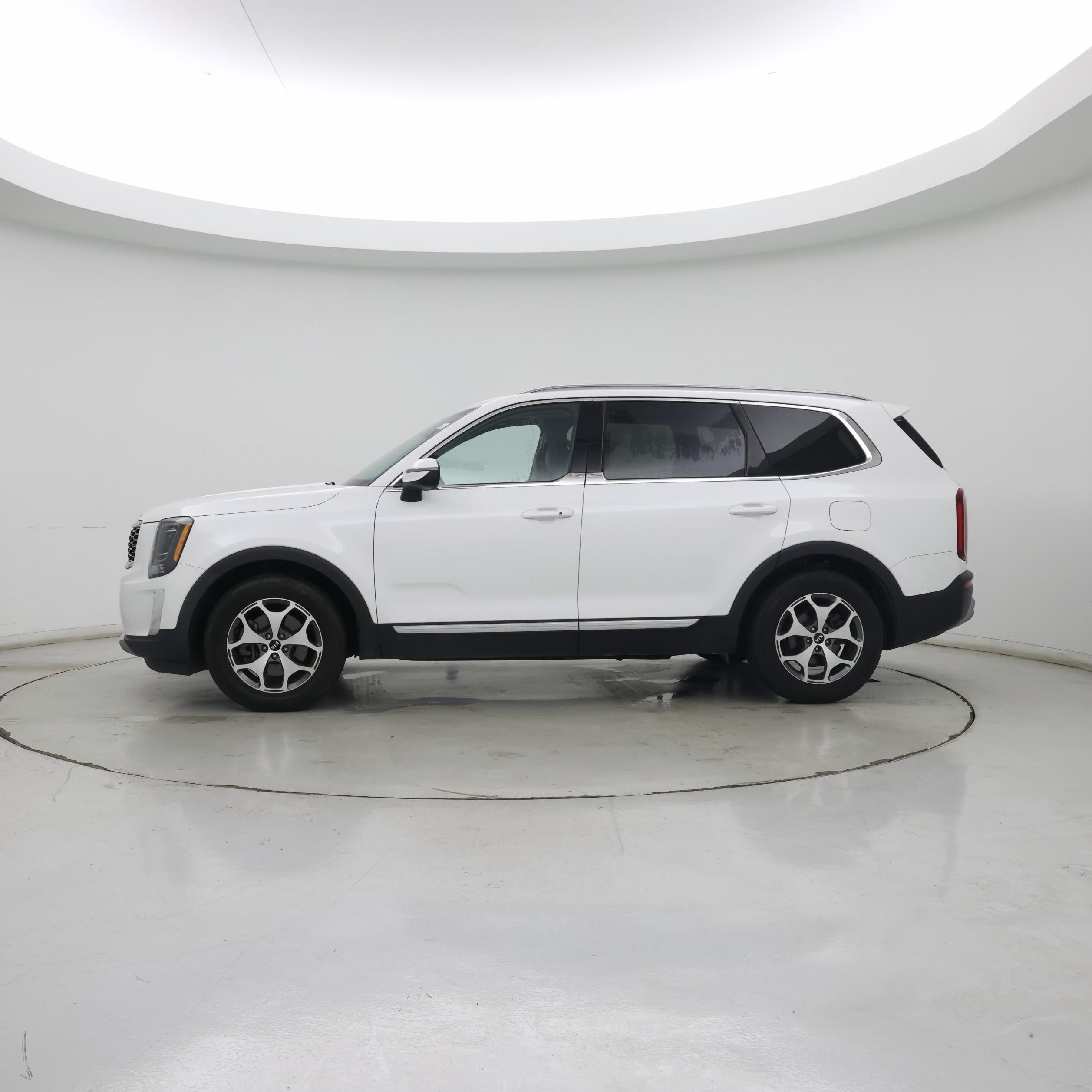 Thumbnail: 2020 Kia Telluride - 3