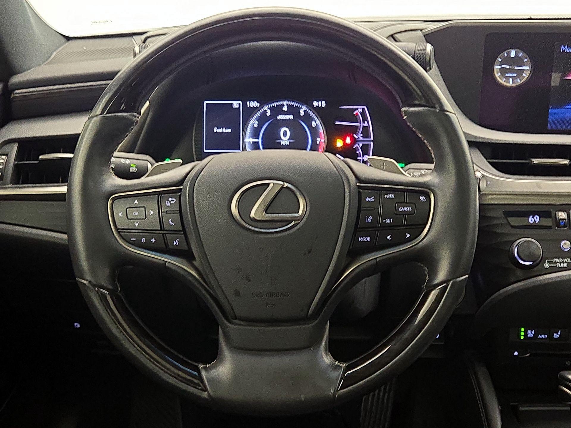 Thumbnail: 2020 Lexus ES - 10
