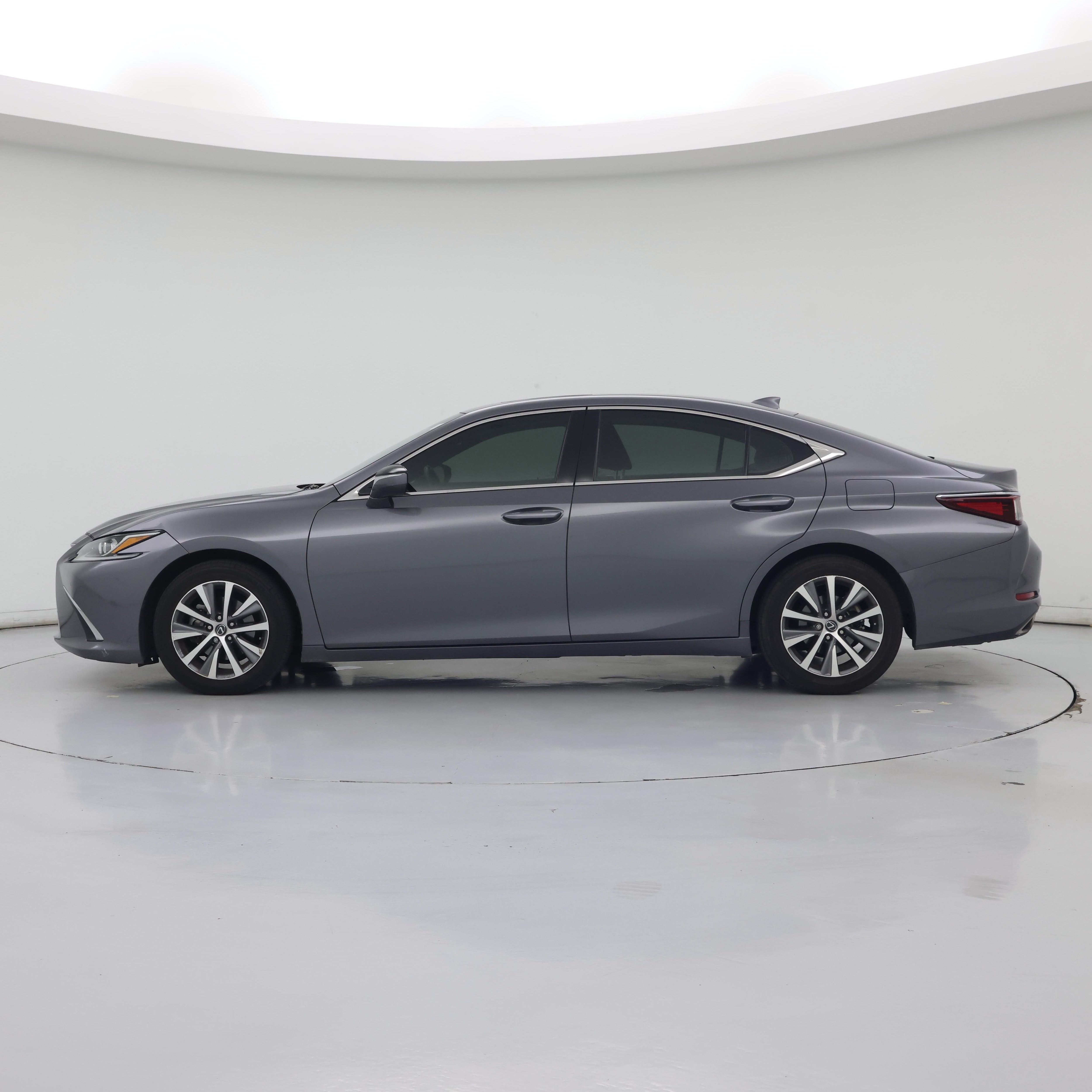 Thumbnail: 2020 Lexus ES - 3