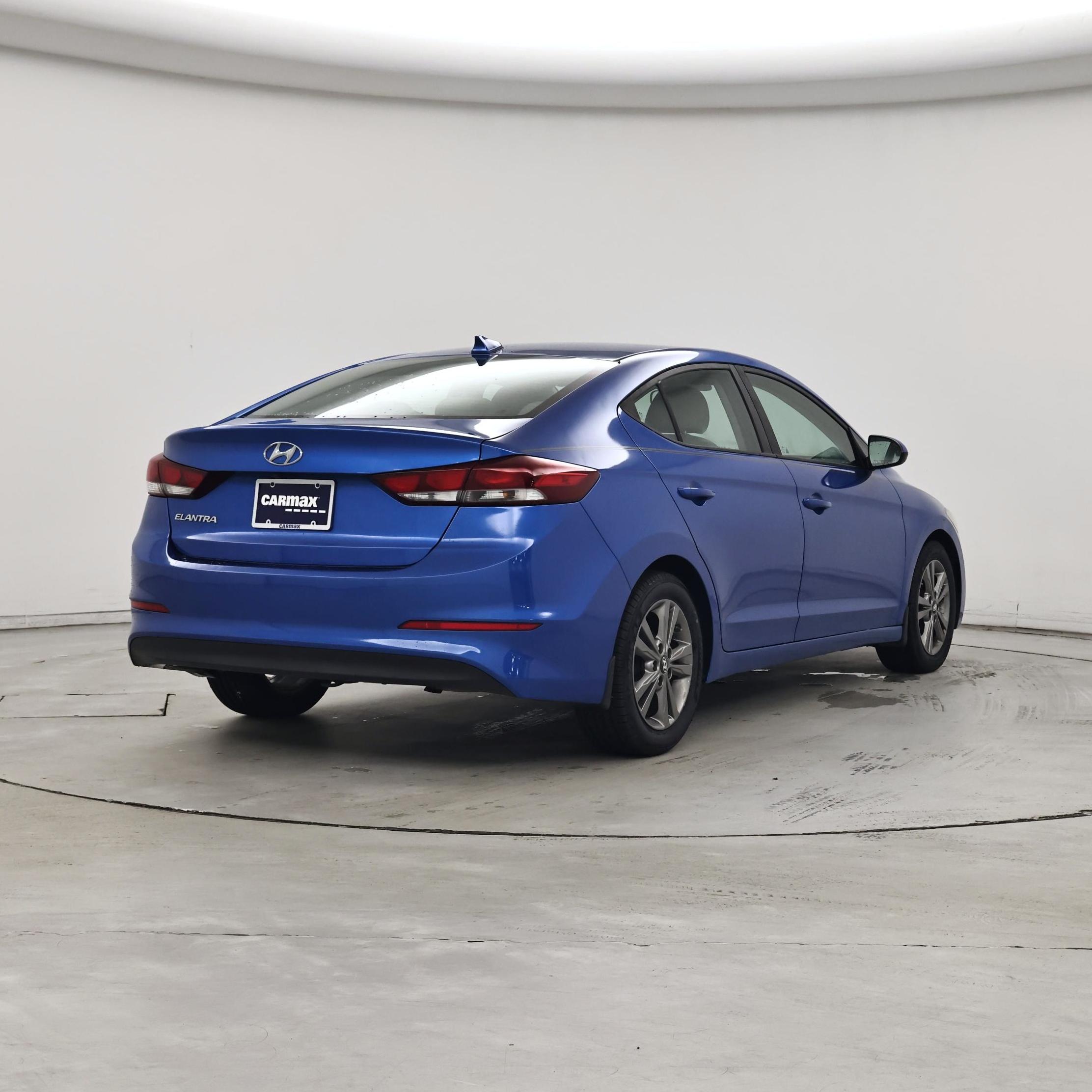 Thumbnail: 2017 Hyundai Elantra - 8