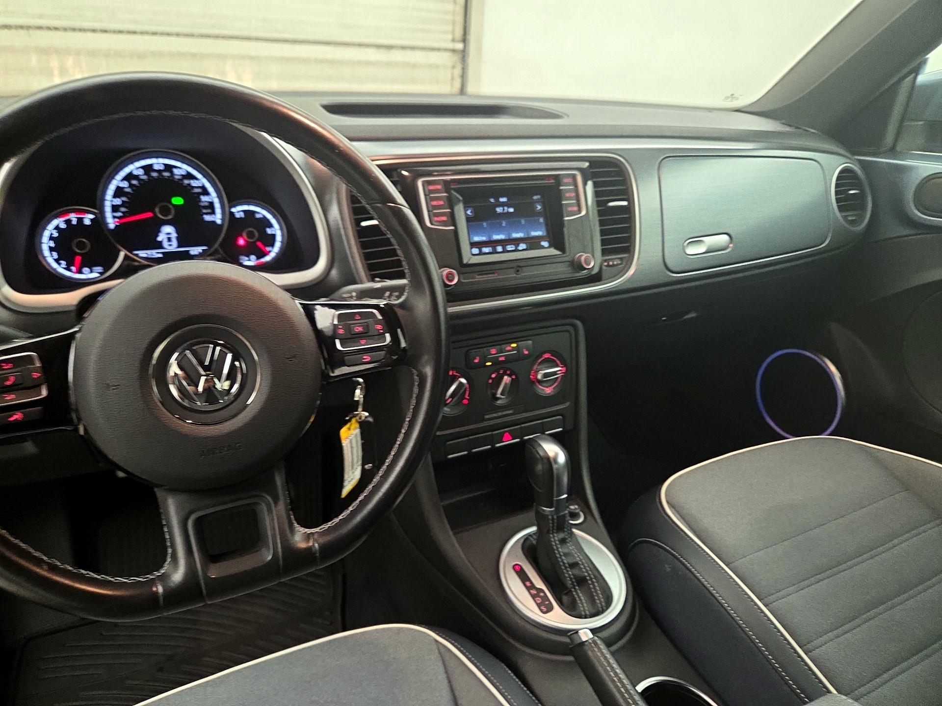Thumbnail: 2016 Volkswagen Beetle - 9