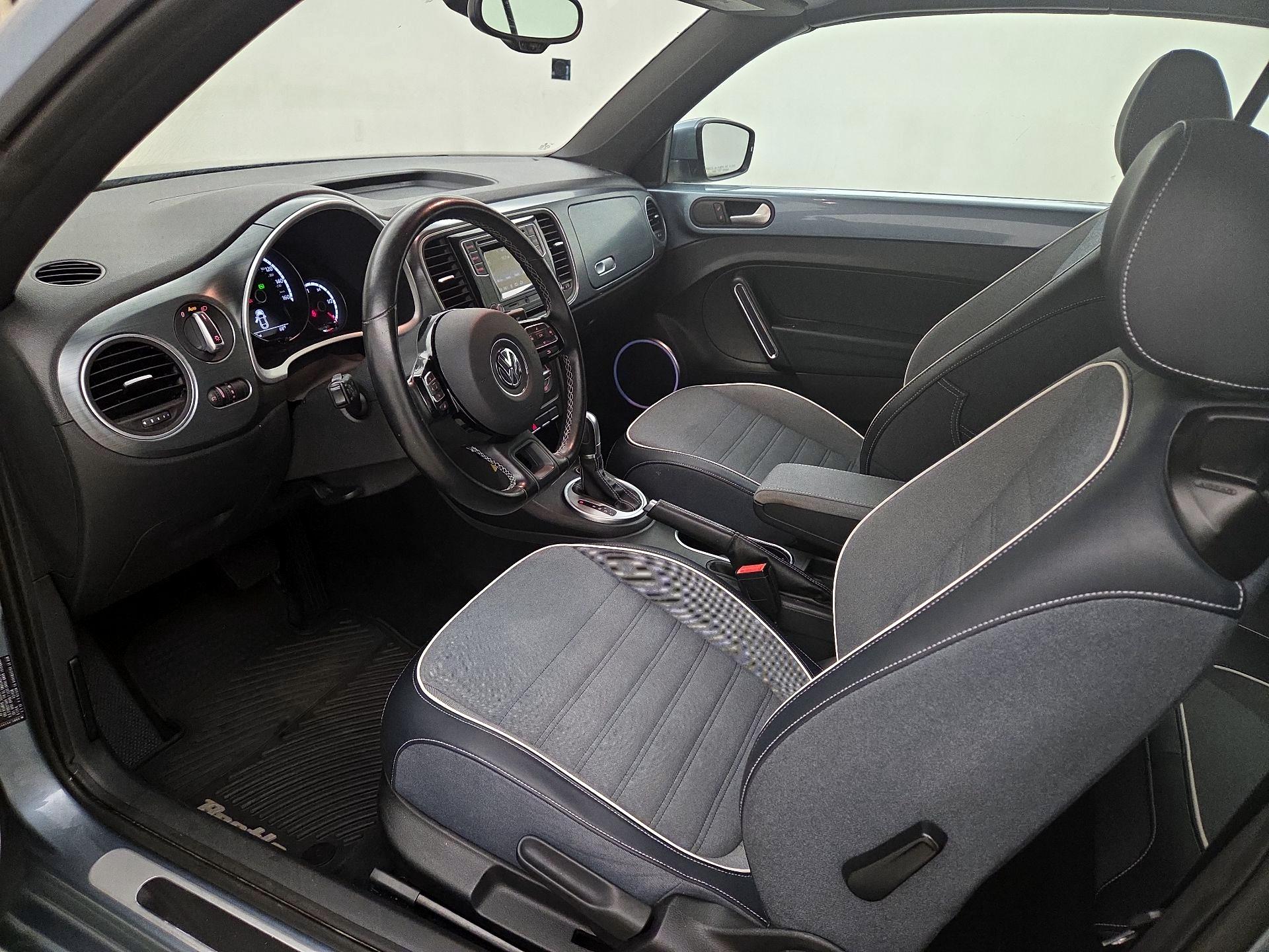 Thumbnail: 2016 Volkswagen Beetle - 11