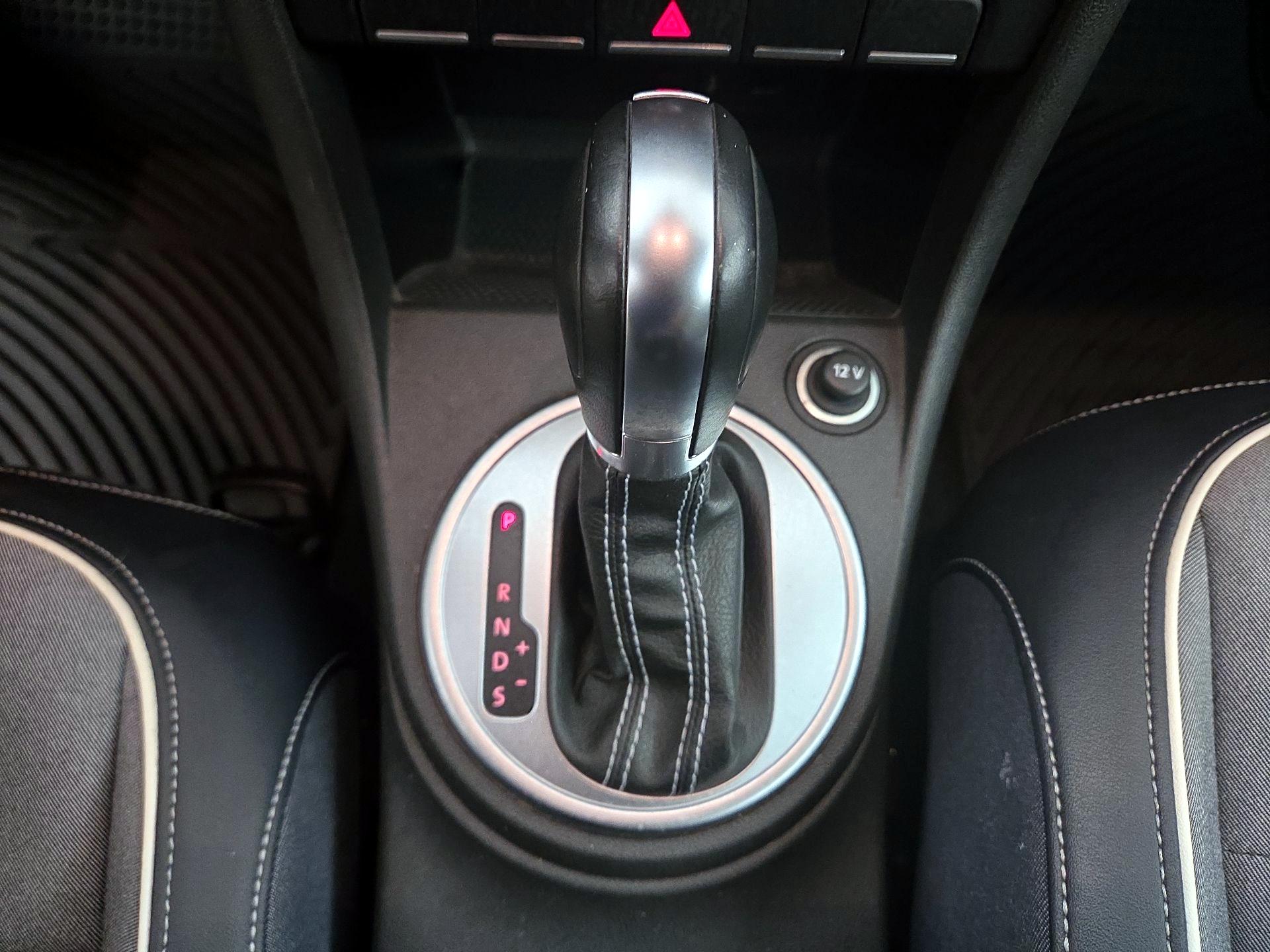 Thumbnail: 2016 Volkswagen Beetle - 16