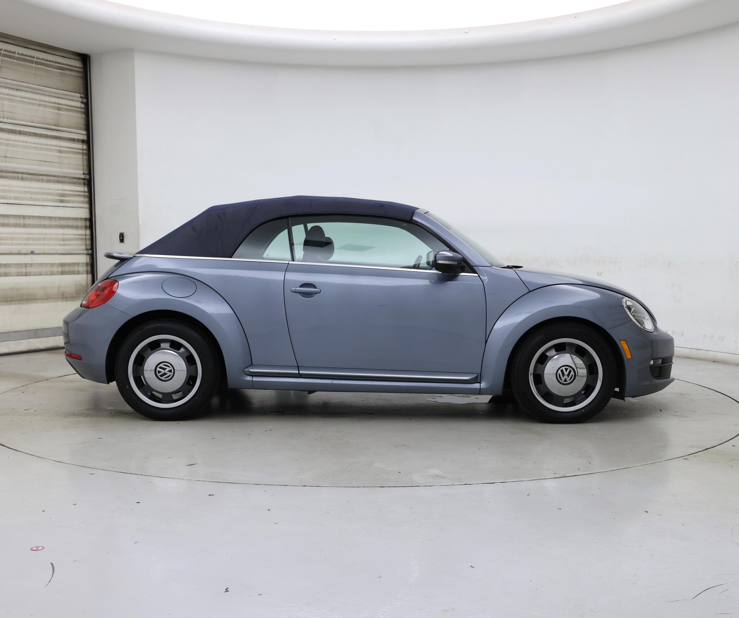Thumbnail: 2016 Volkswagen Beetle - 7