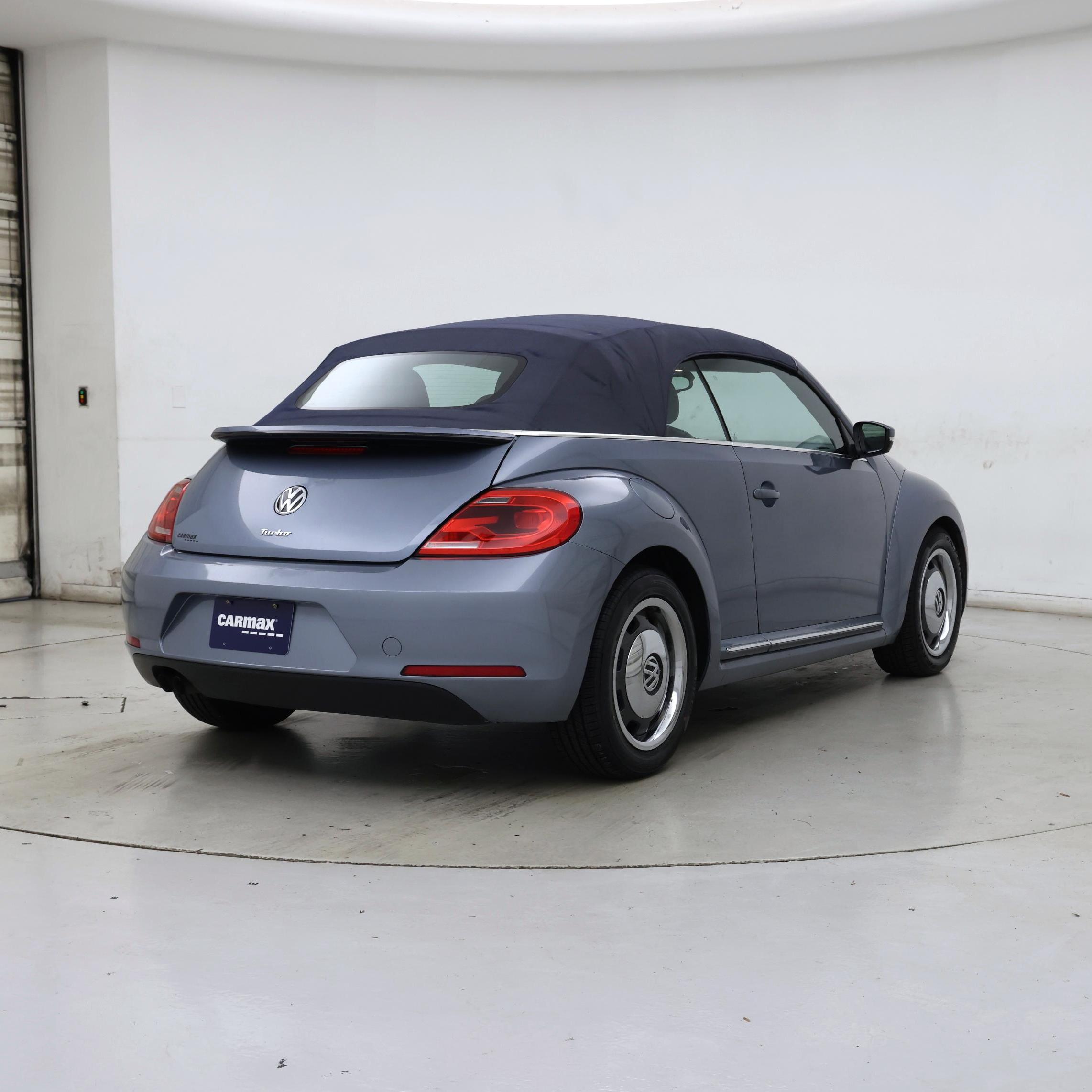 Thumbnail: 2016 Volkswagen Beetle - 8