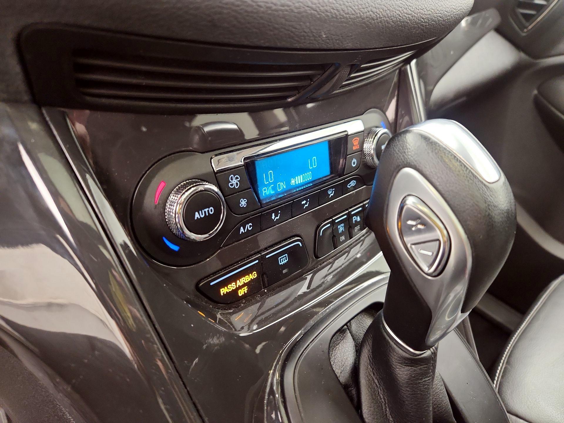 Thumbnail: 2015 Ford Escape - 16
