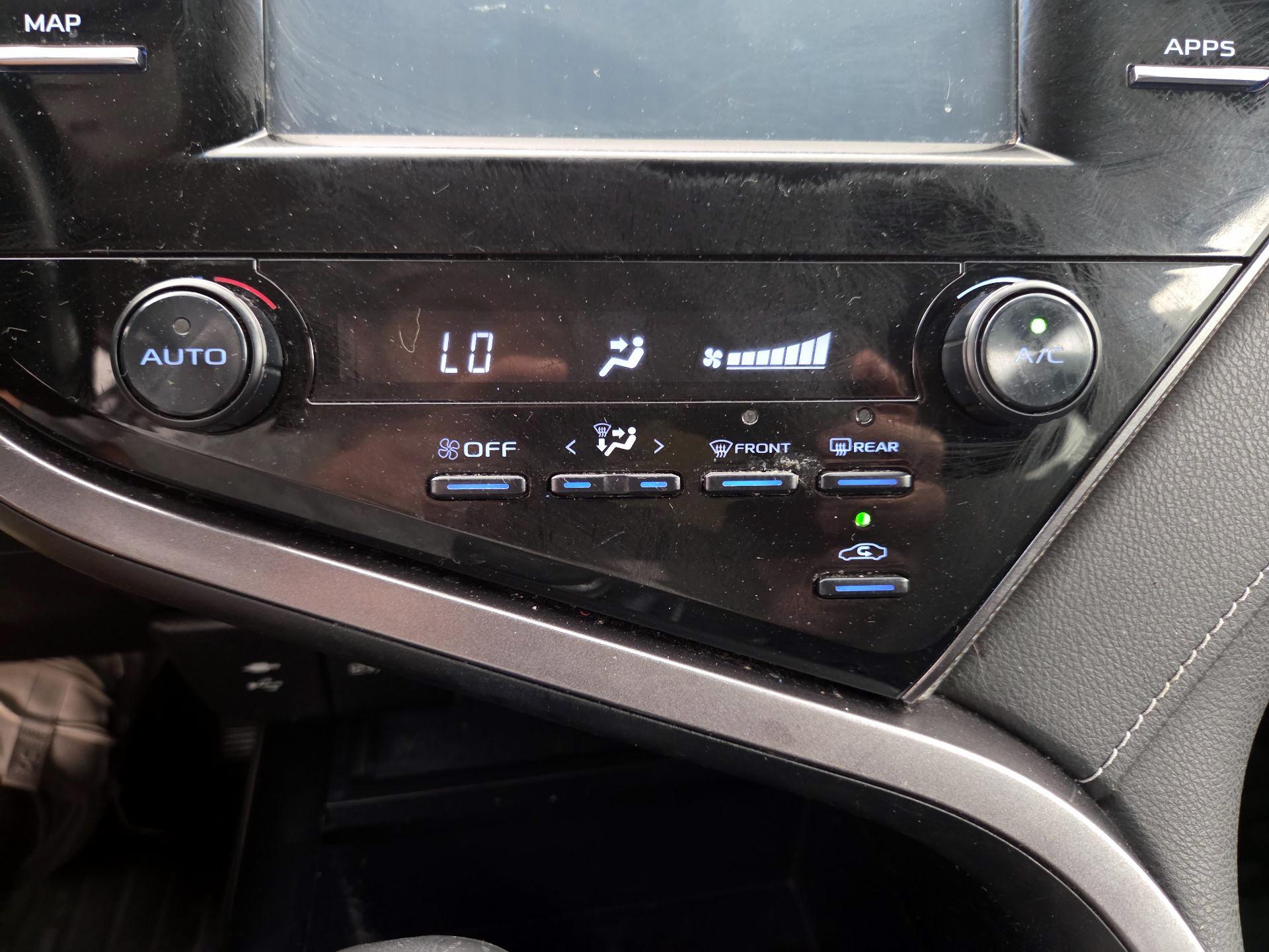 Thumbnail: 2019 Toyota Camry - 16