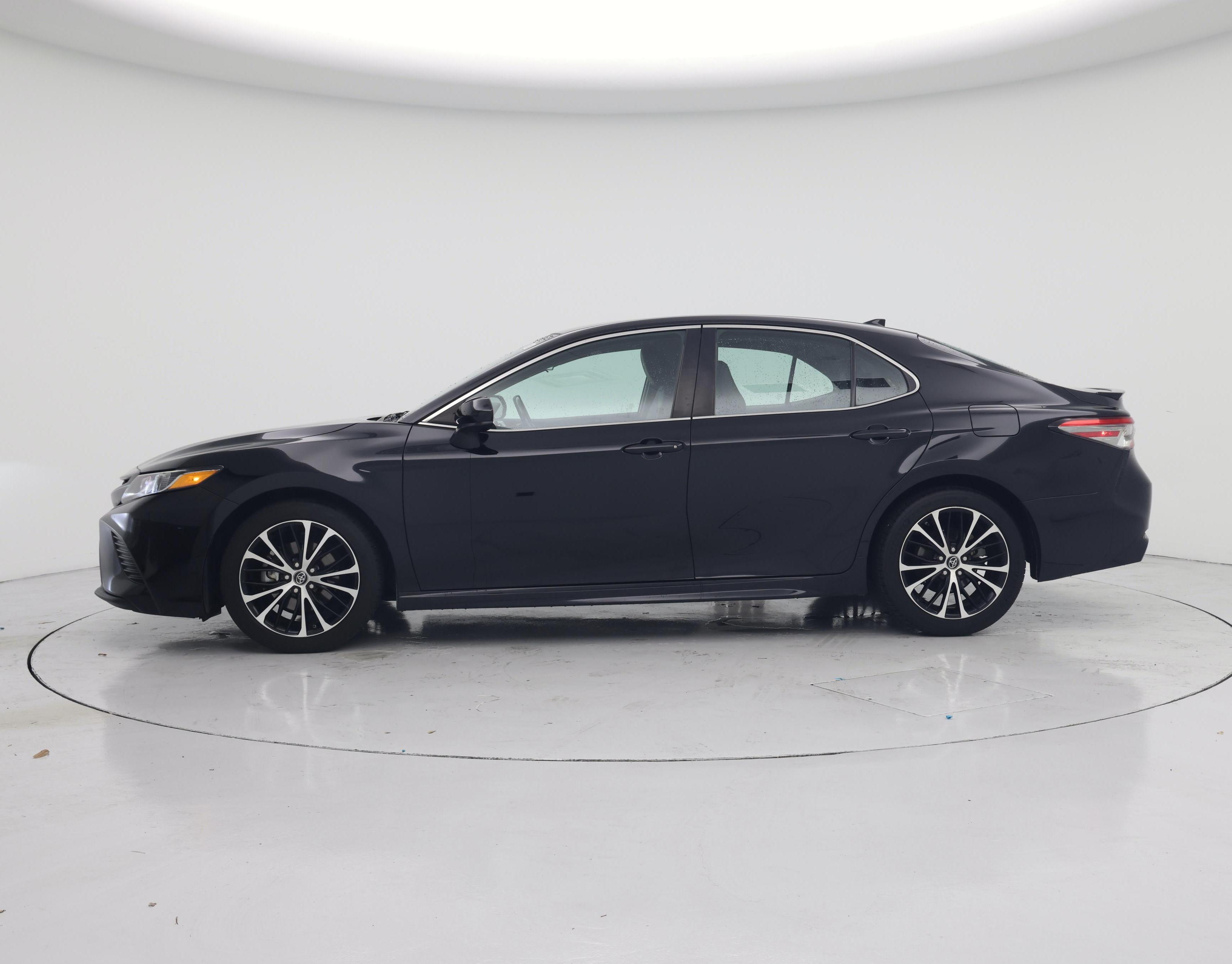 Thumbnail: 2019 Toyota Camry - 3