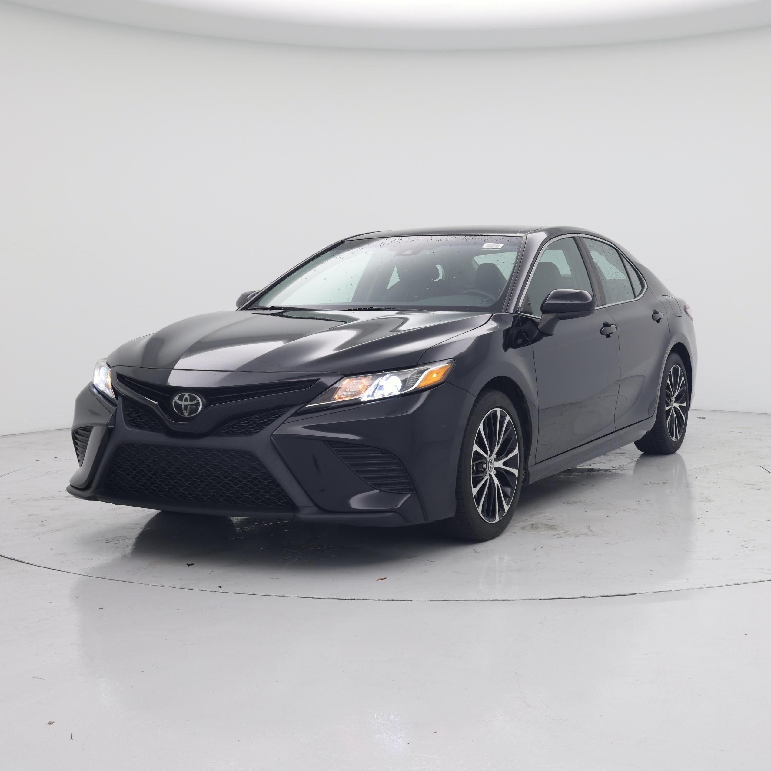 Thumbnail: 2019 Toyota Camry - 4