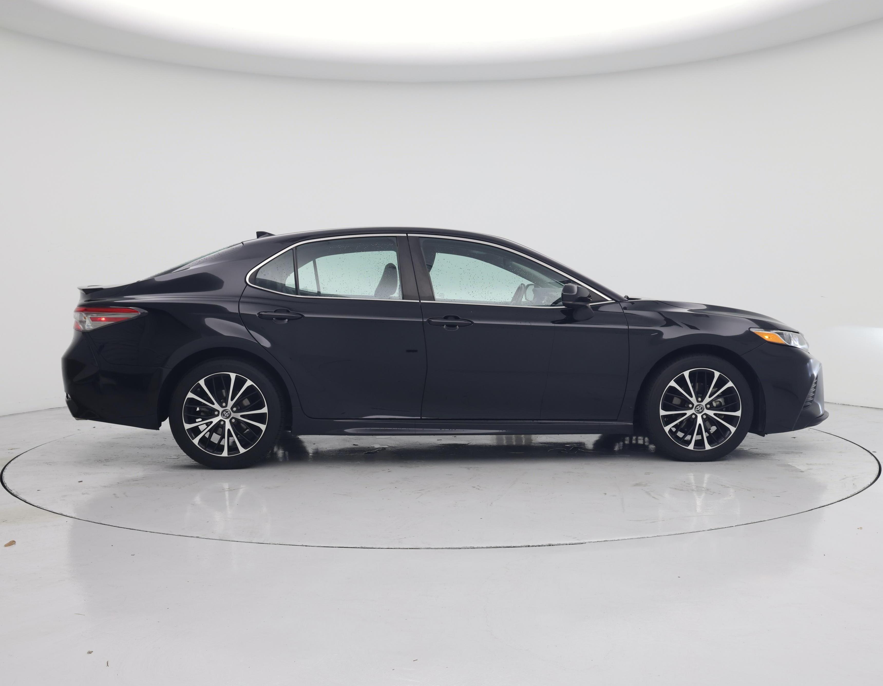 Thumbnail: 2019 Toyota Camry - 7
