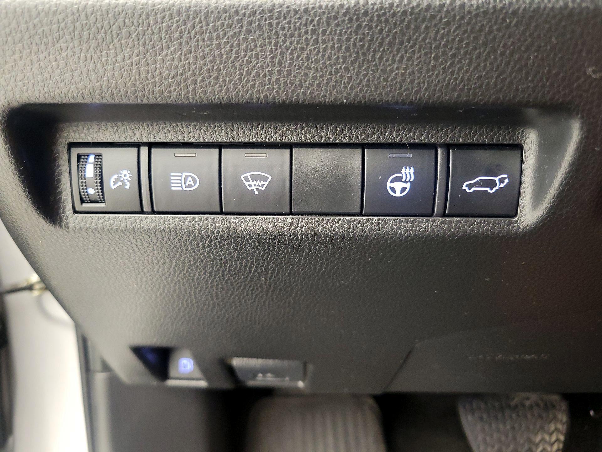 Thumbnail: 2021 Toyota RAV4 - 13