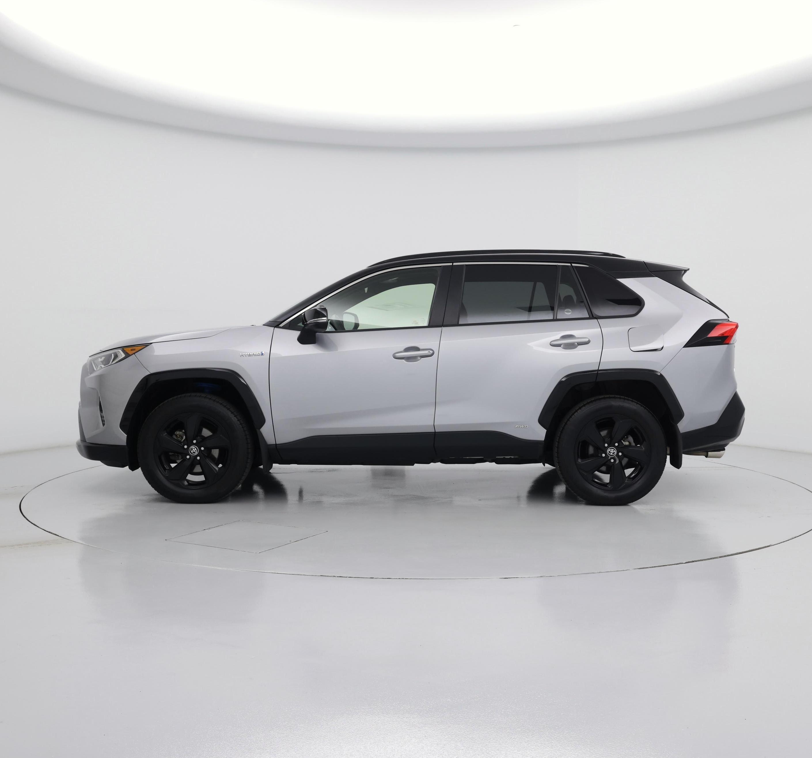 Thumbnail: 2021 Toyota RAV4 - 3