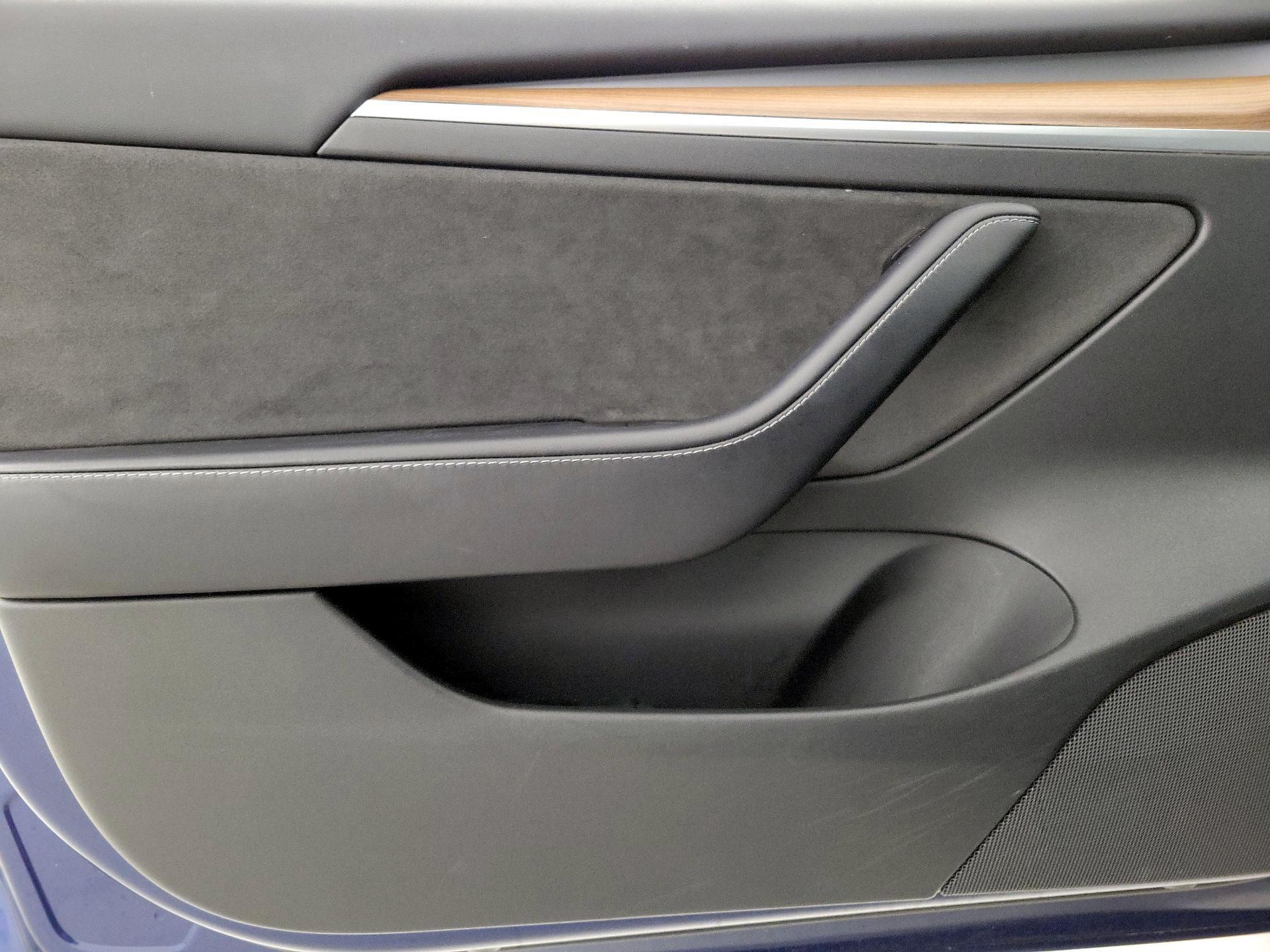 Thumbnail: 2022 Tesla Model 3 - 12