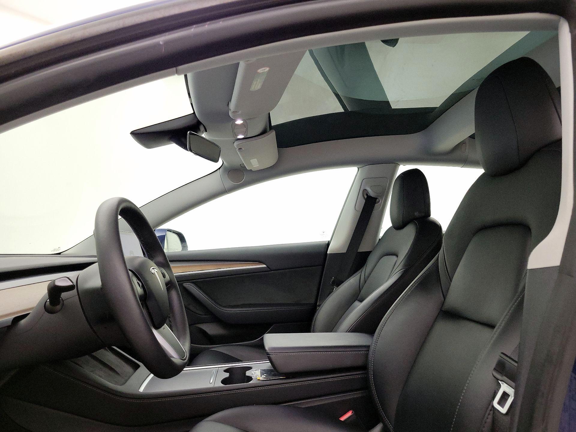Thumbnail: 2022 Tesla Model 3 - 17