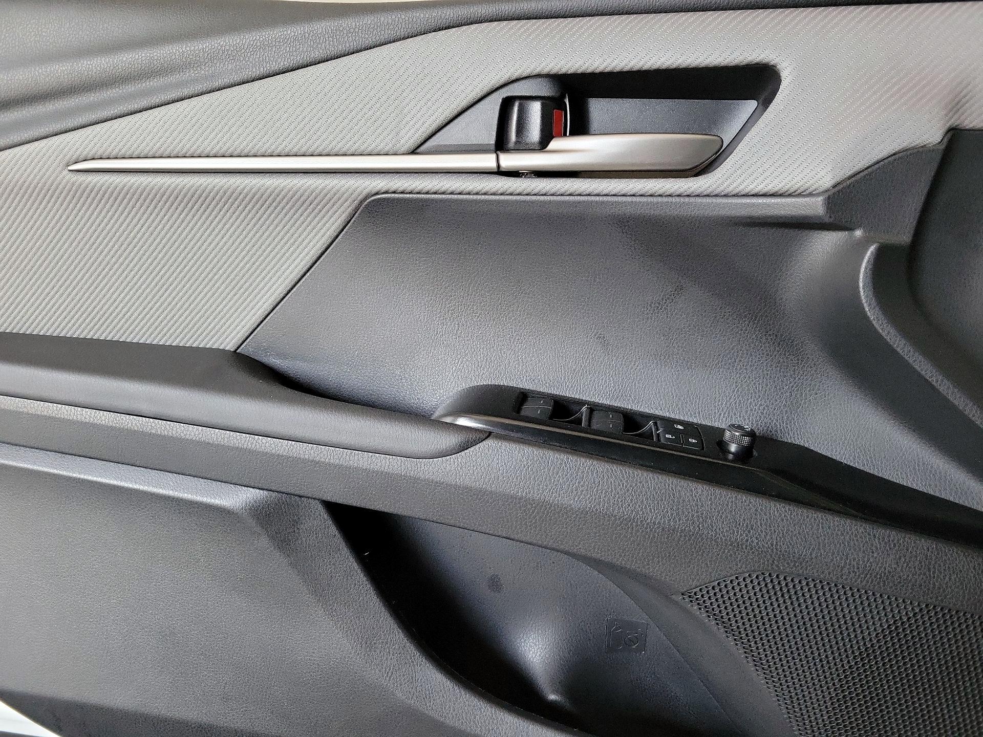 Thumbnail: 2025 Toyota Camry - 12