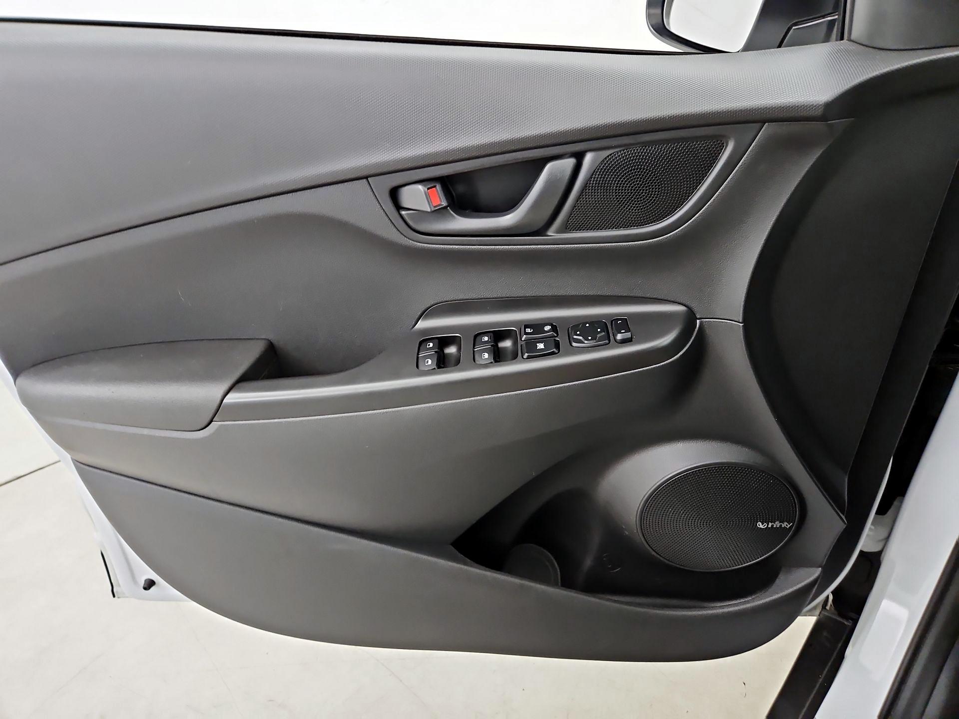 Thumbnail: 2020 Hyundai Kona - 12