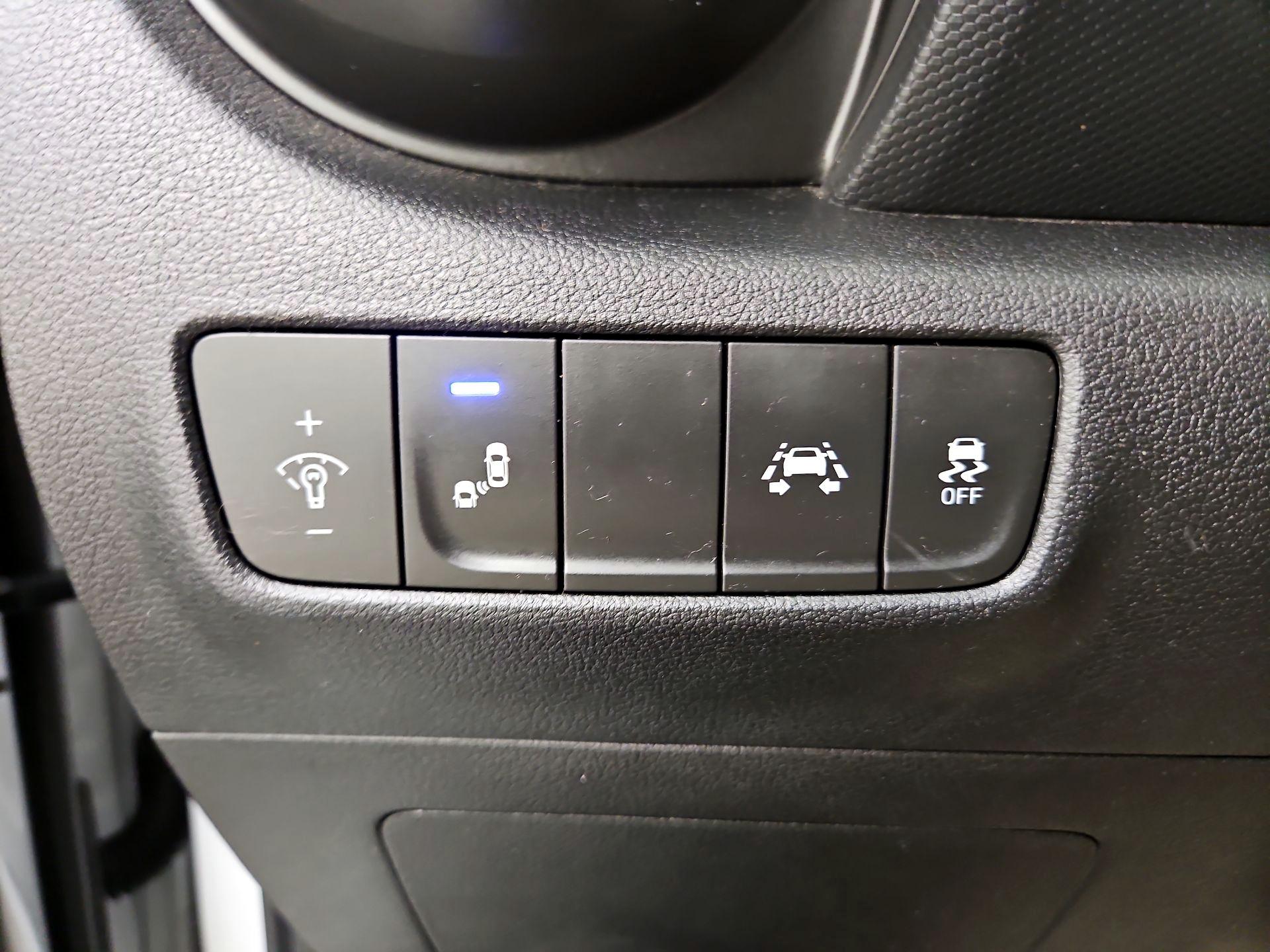 Thumbnail: 2020 Hyundai Kona - 13