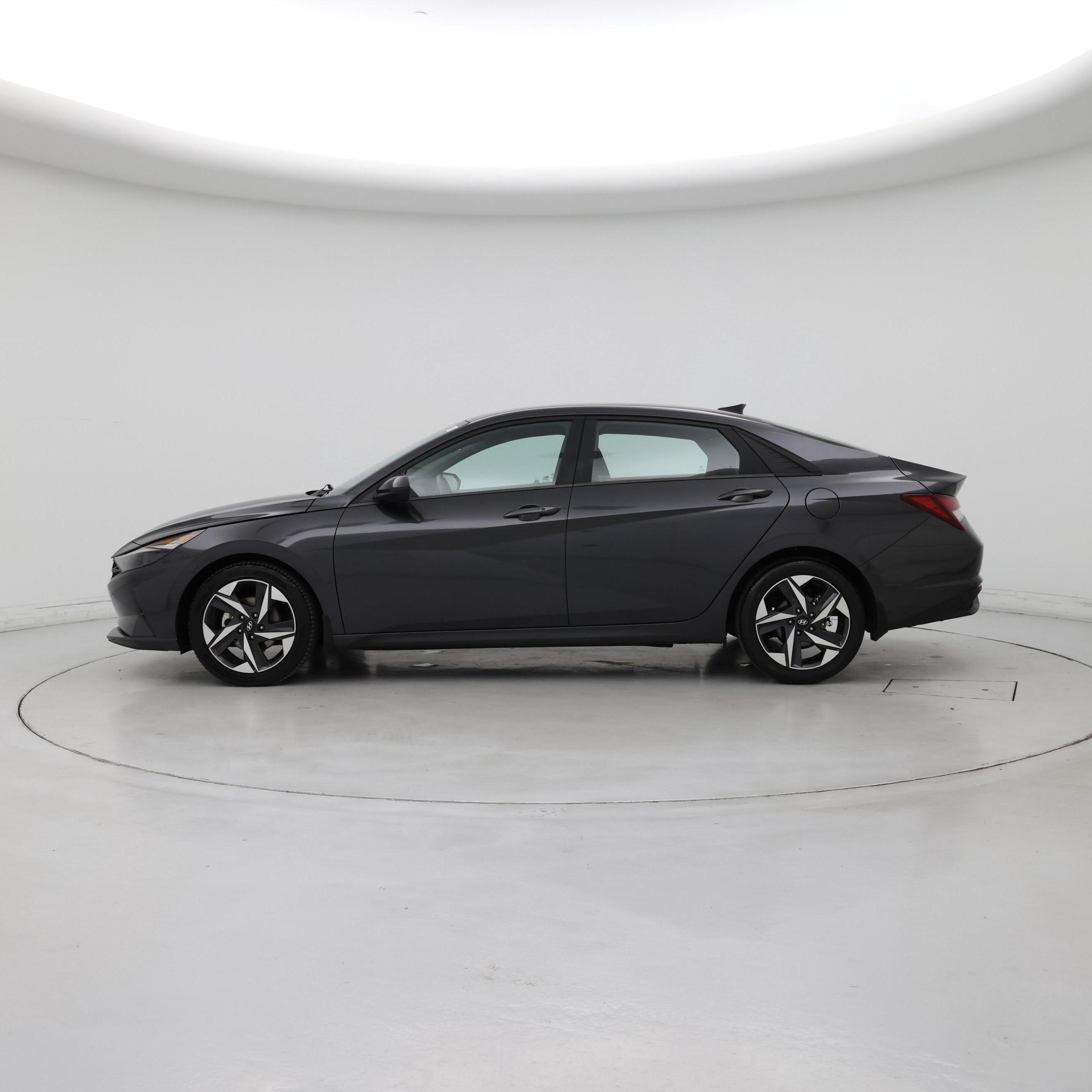 Thumbnail: 2023 Hyundai Elantra - 3