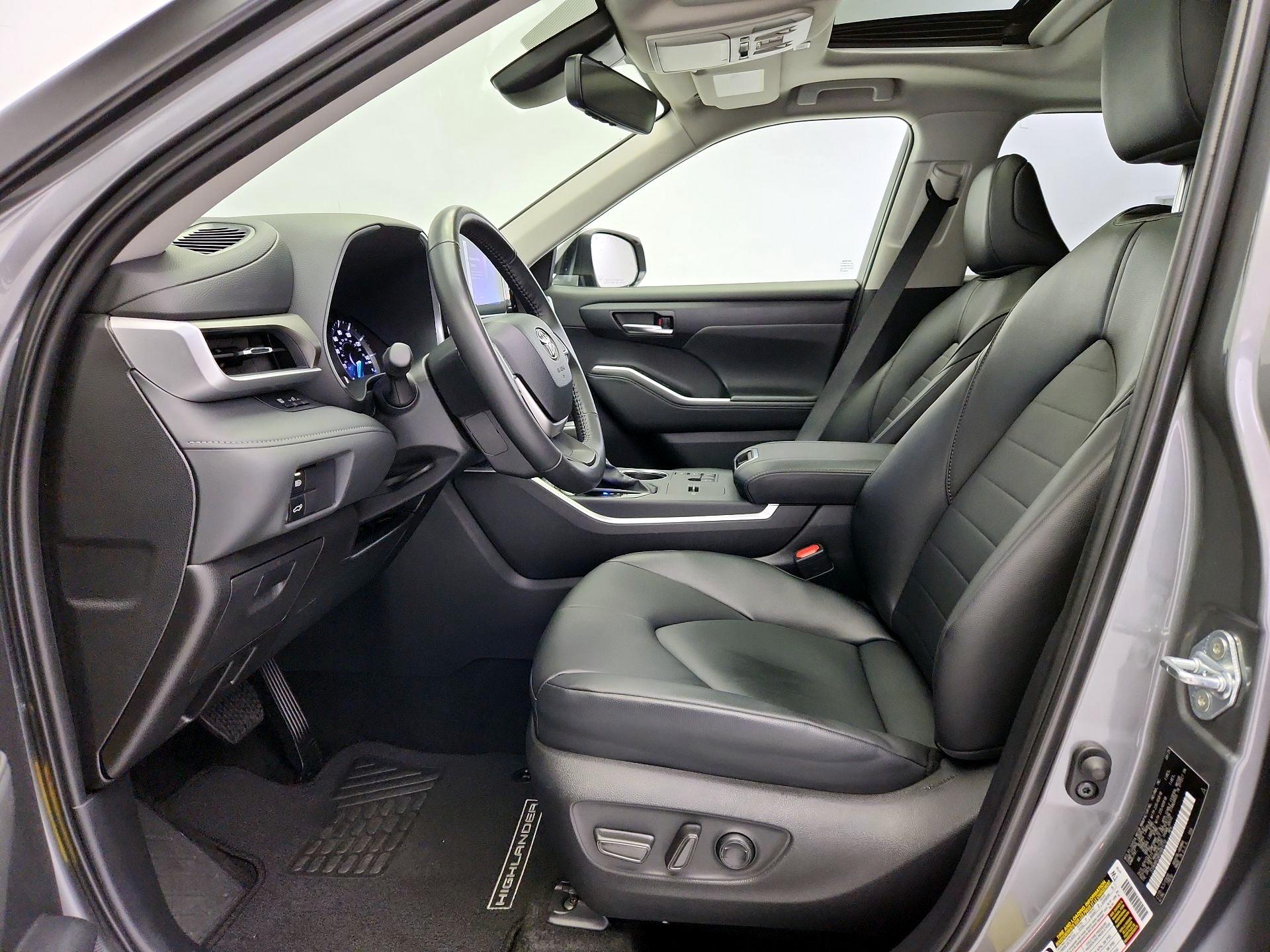 Thumbnail: 2025 Toyota Highlander - 11