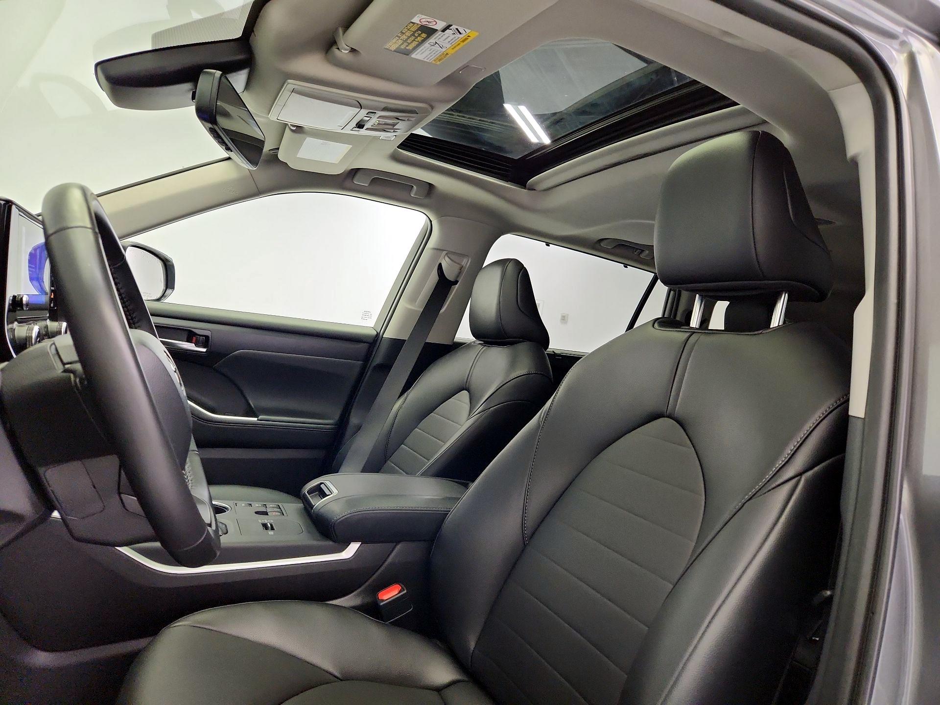 Thumbnail: 2025 Toyota Highlander - 20