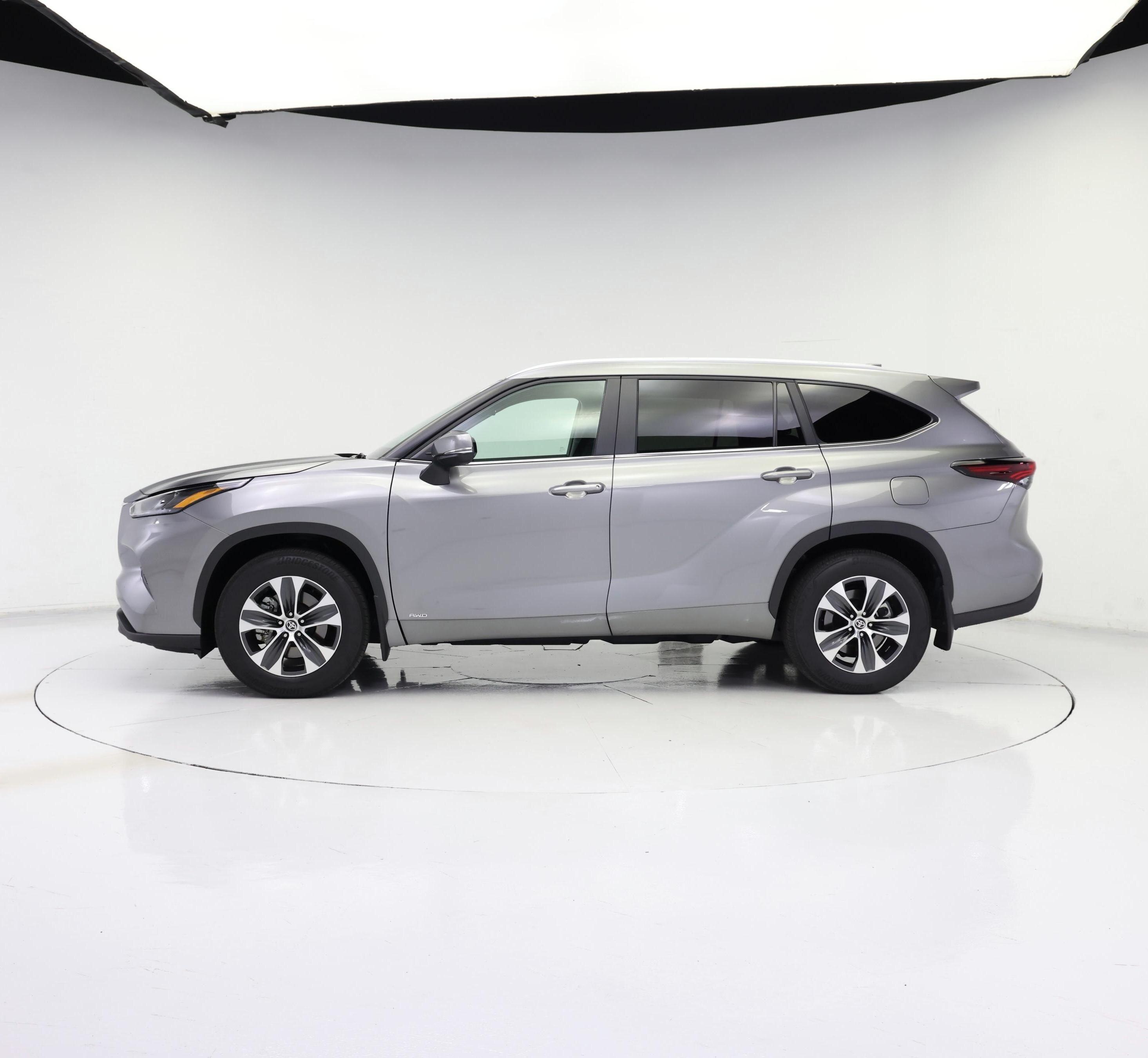 Thumbnail: 2025 Toyota Highlander - 3
