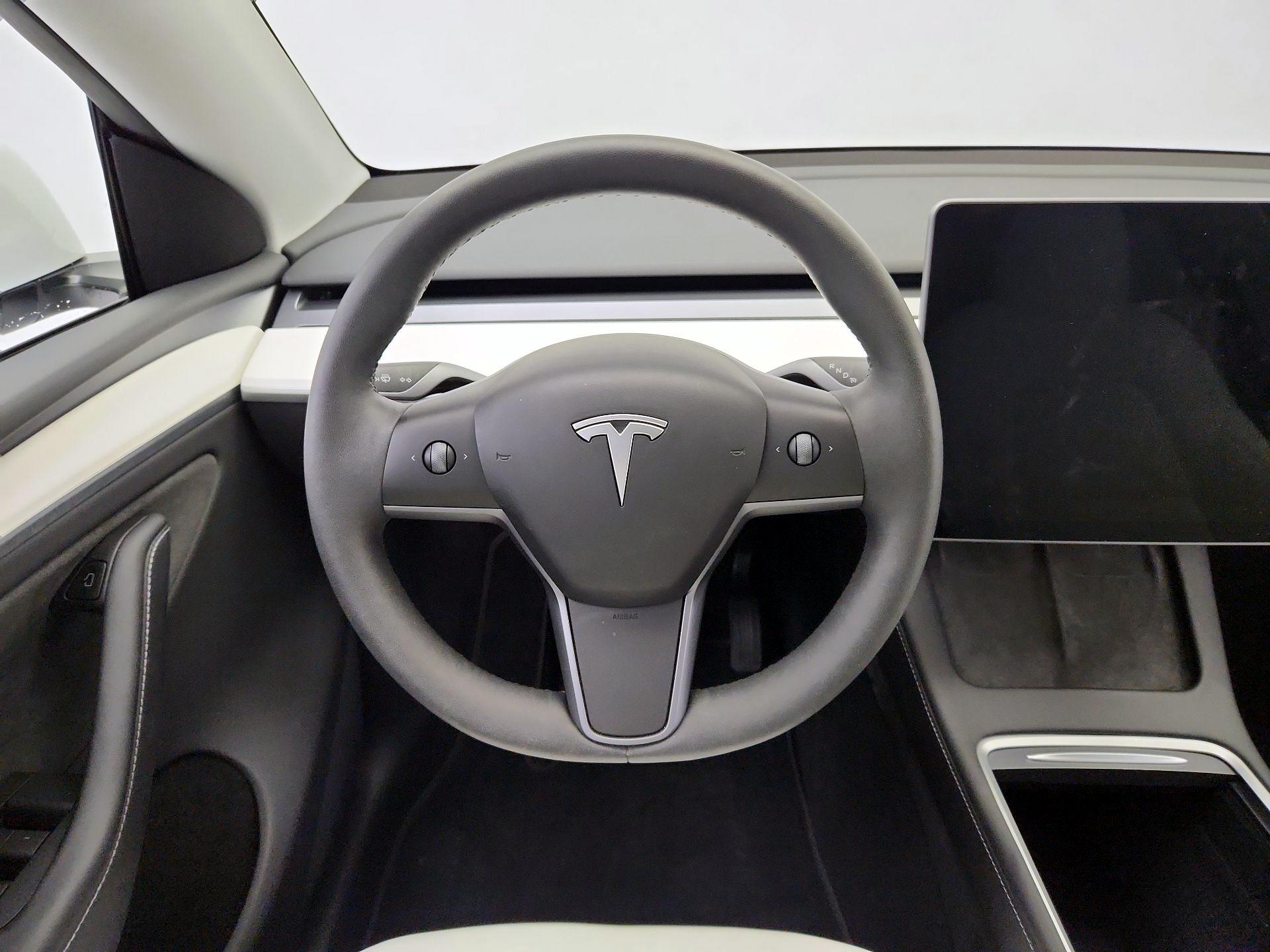 Thumbnail: 2023 Tesla Model Y - 10