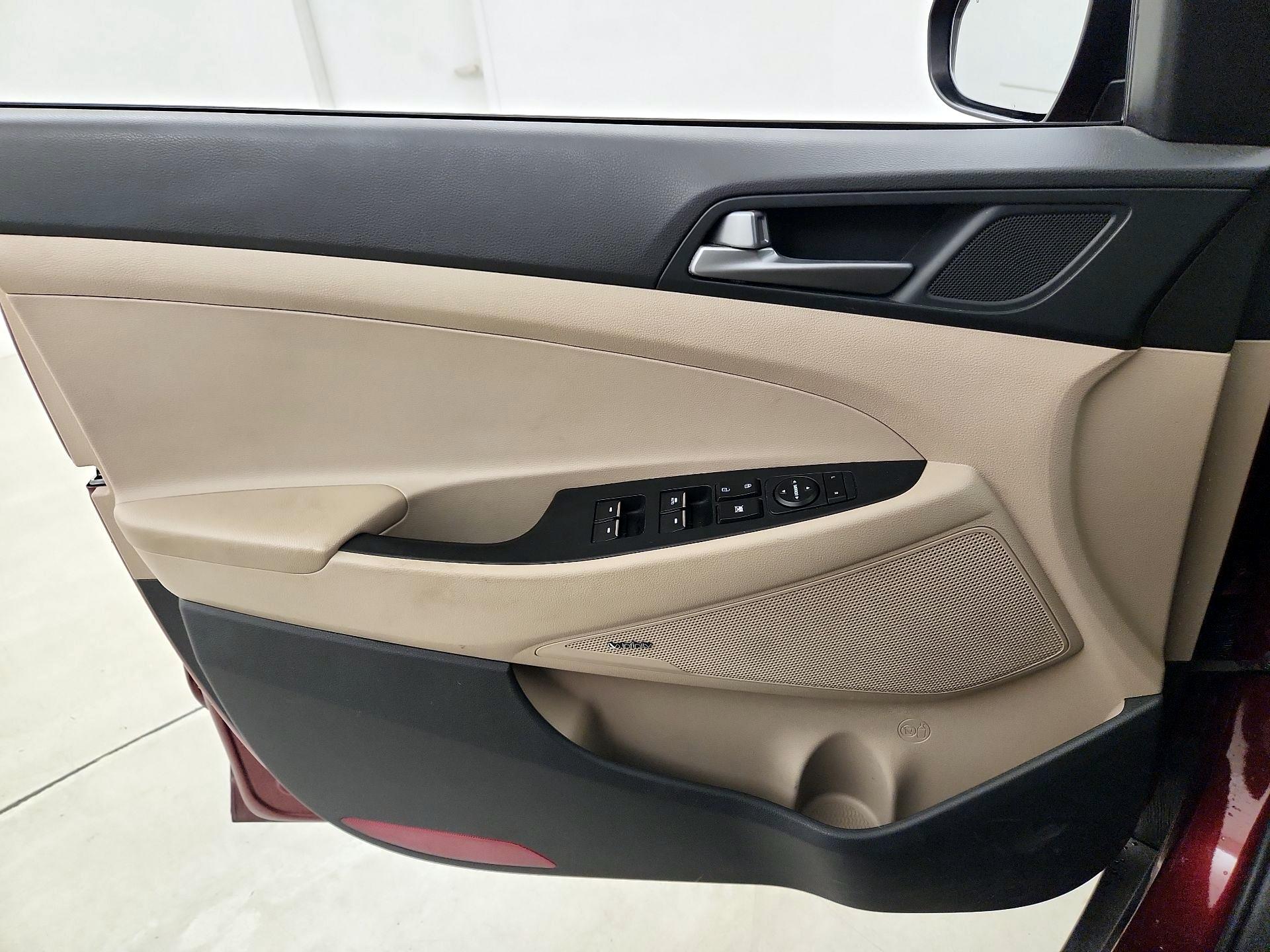 Thumbnail: 2017 Hyundai Tucson - 12