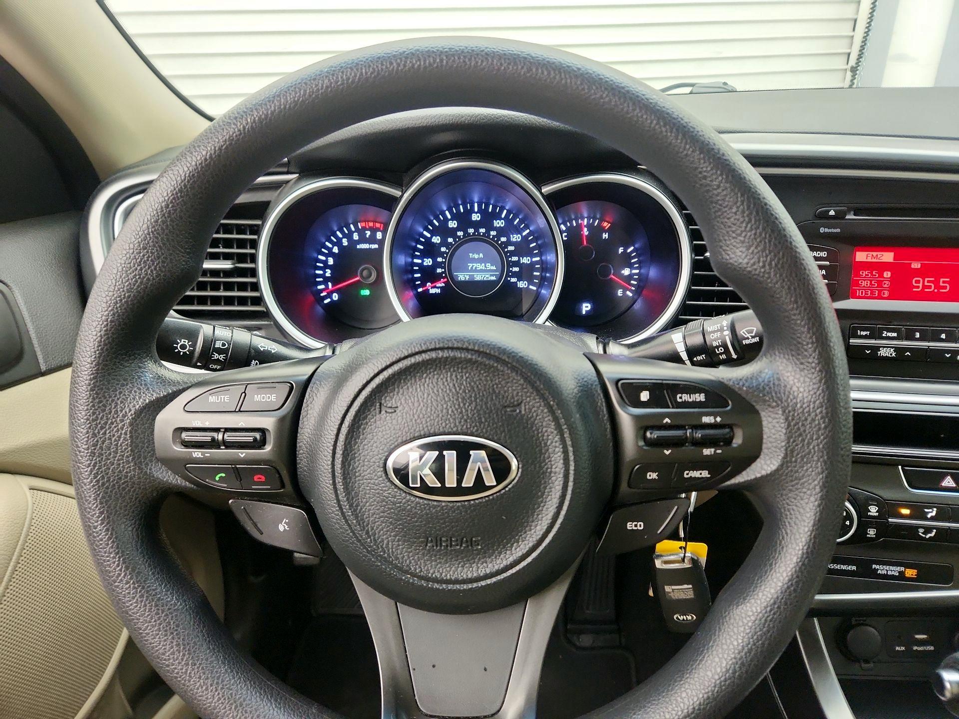 Thumbnail: 2015 Kia Optima - 10