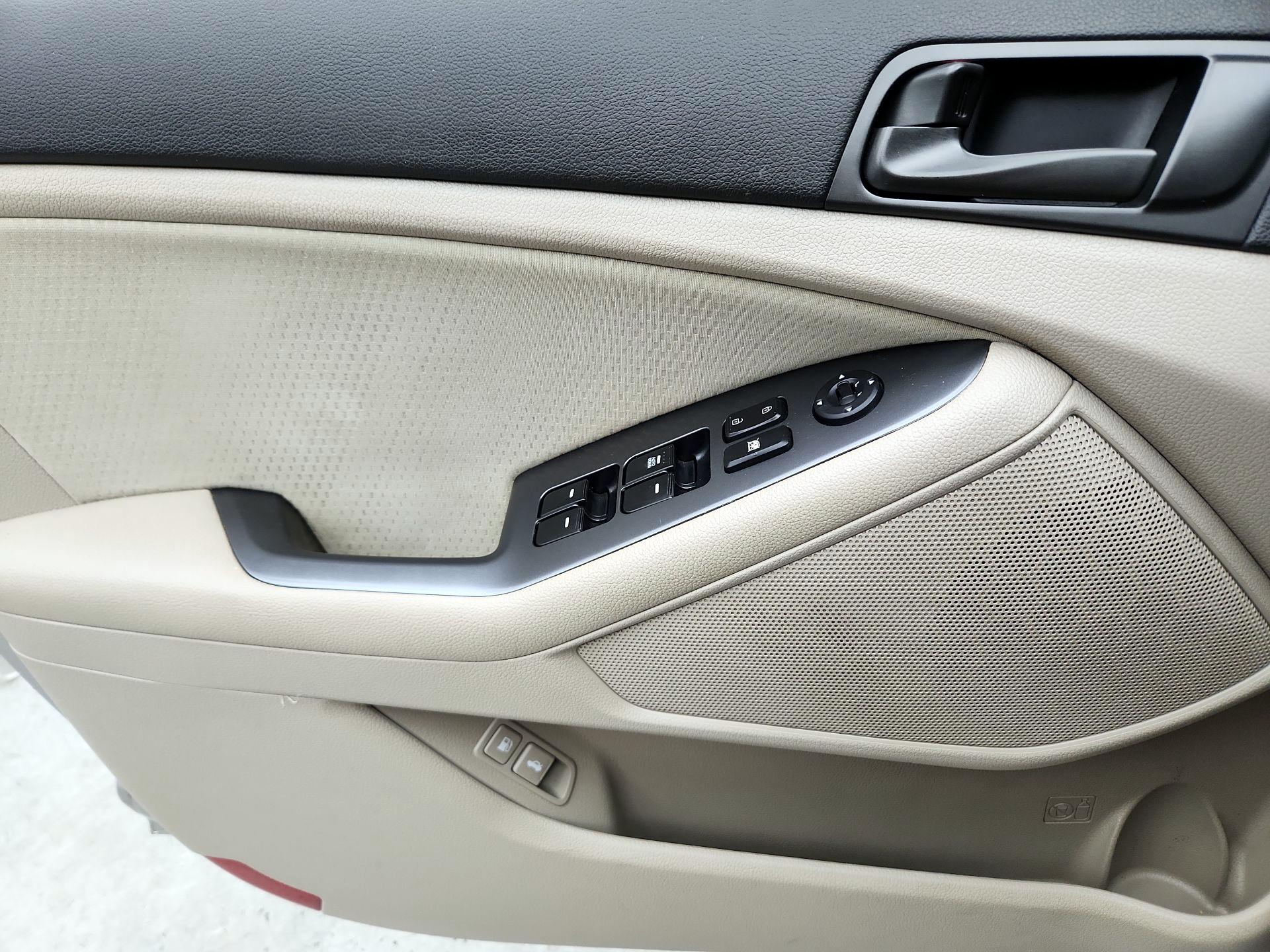 Thumbnail: 2015 Kia Optima - 12