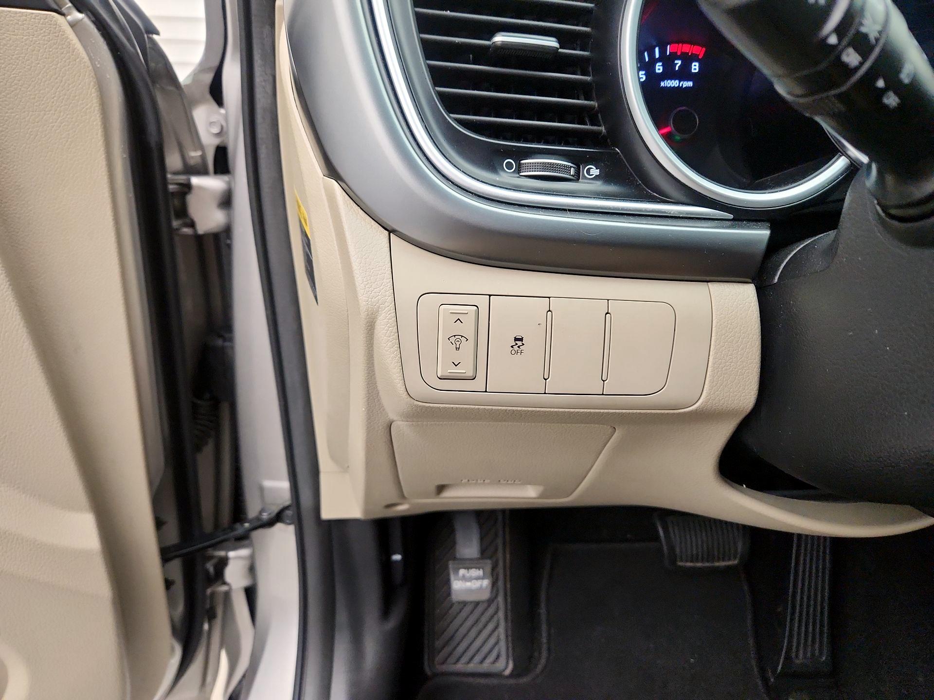 Thumbnail: 2015 Kia Optima - 13