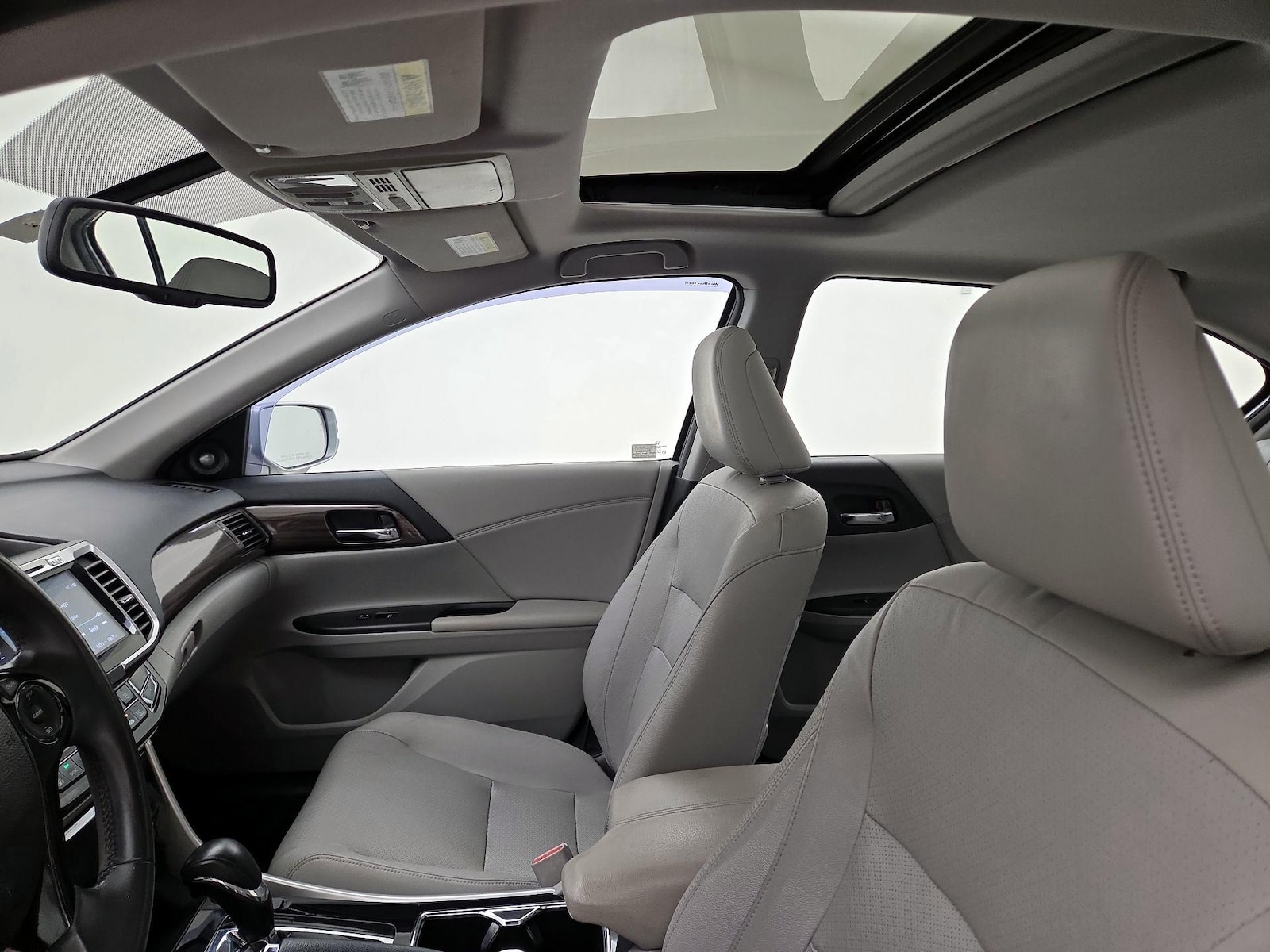 Sunroof(s) & Overhead Airbags