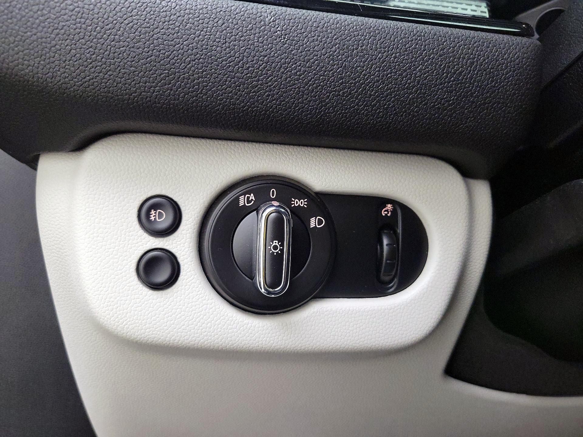 Thumbnail: 2019 MINI Cooper Clubman - 13