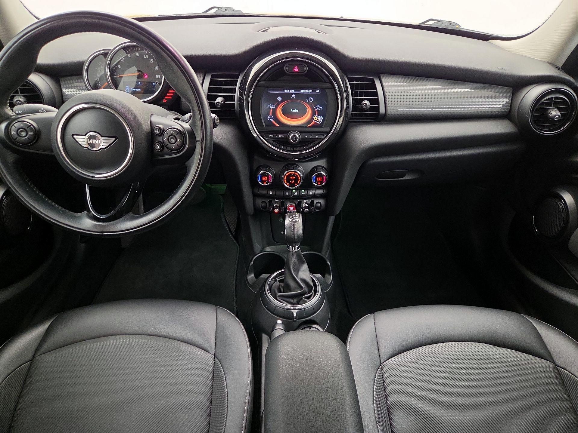 Thumbnail: 2015 MINI Cooper Hardtop - 9