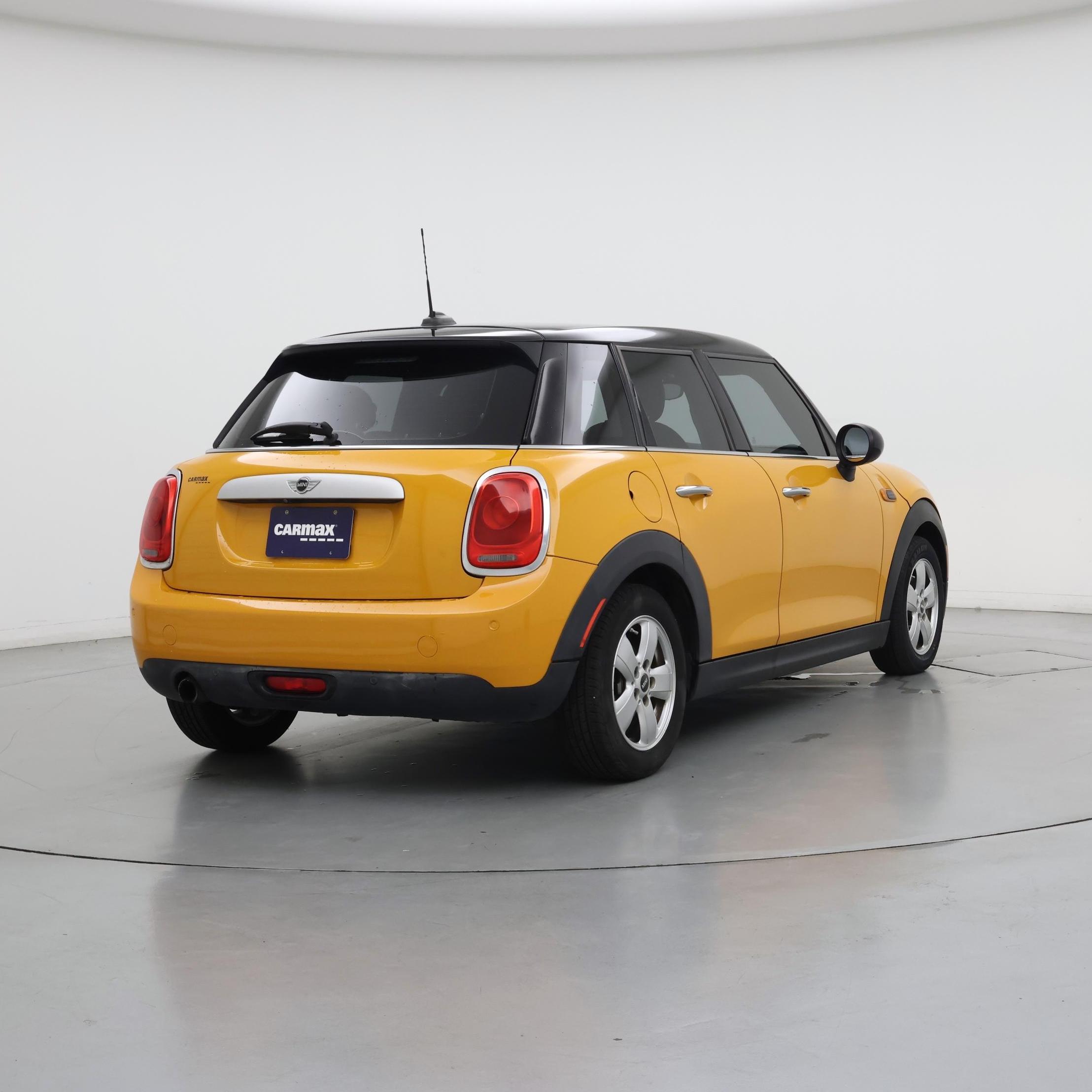 Thumbnail: 2015 MINI Cooper Hardtop - 8