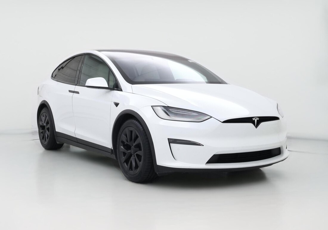 2022 Tesla Model X Long Range in White — CarMax photo