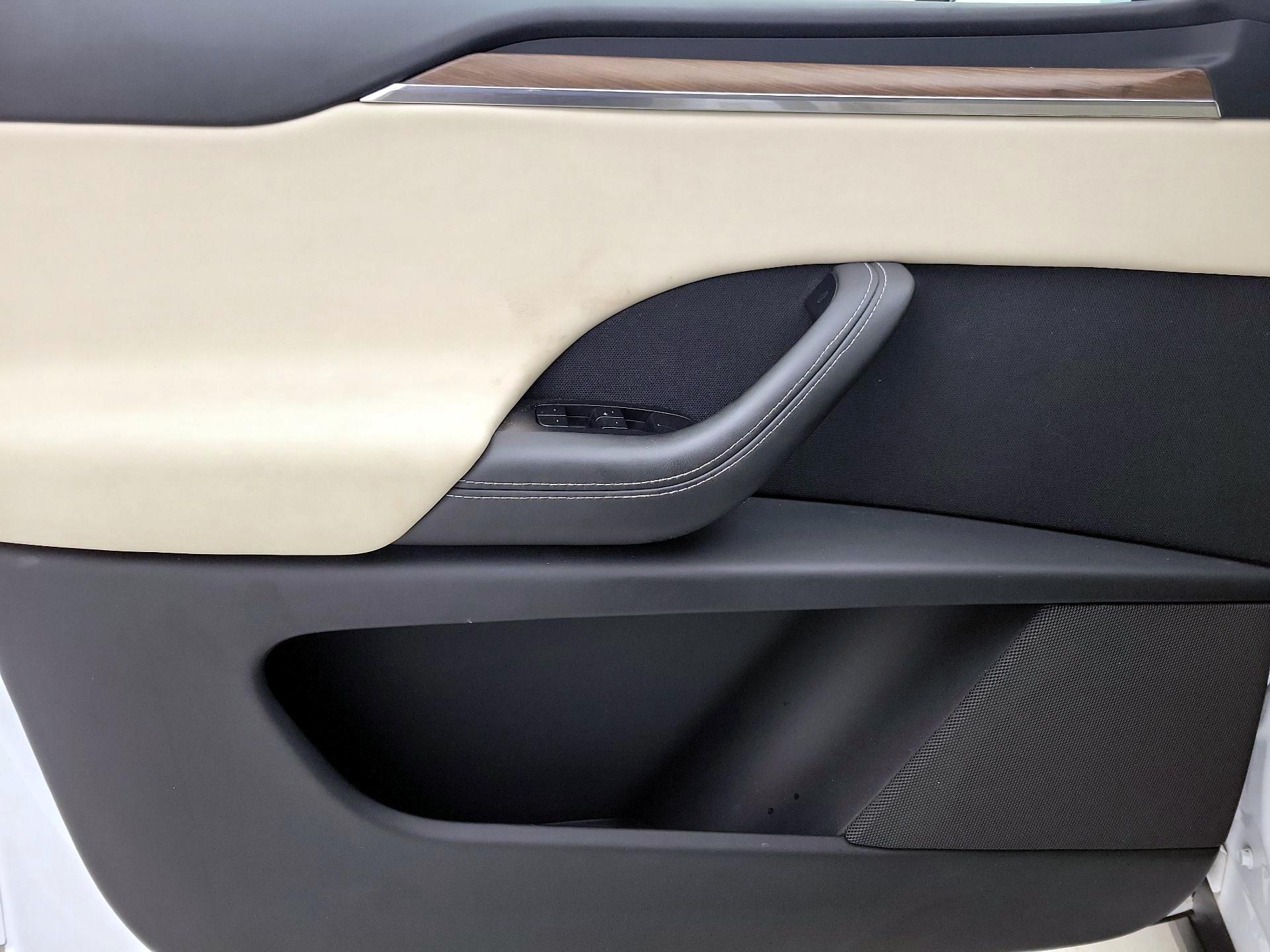 Thumbnail: 2022 Tesla Model X - 12