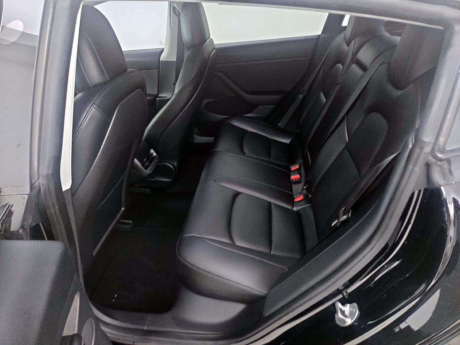 2022 Tesla Model 3 Long Range - Photo 18