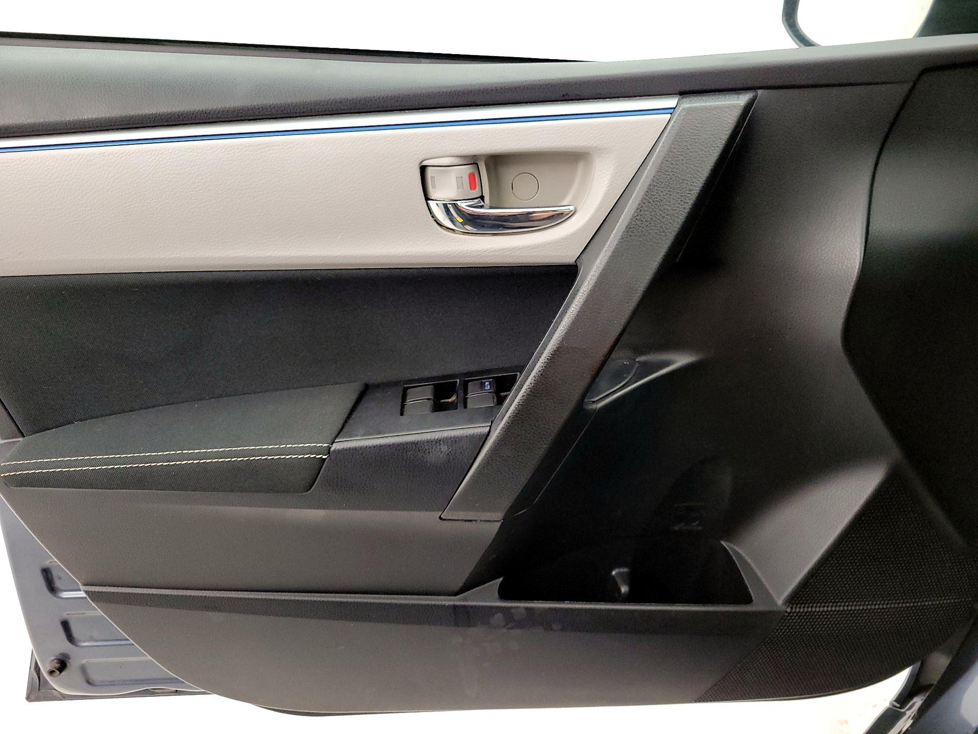 Thumbnail: 2016 Toyota Corolla - 12