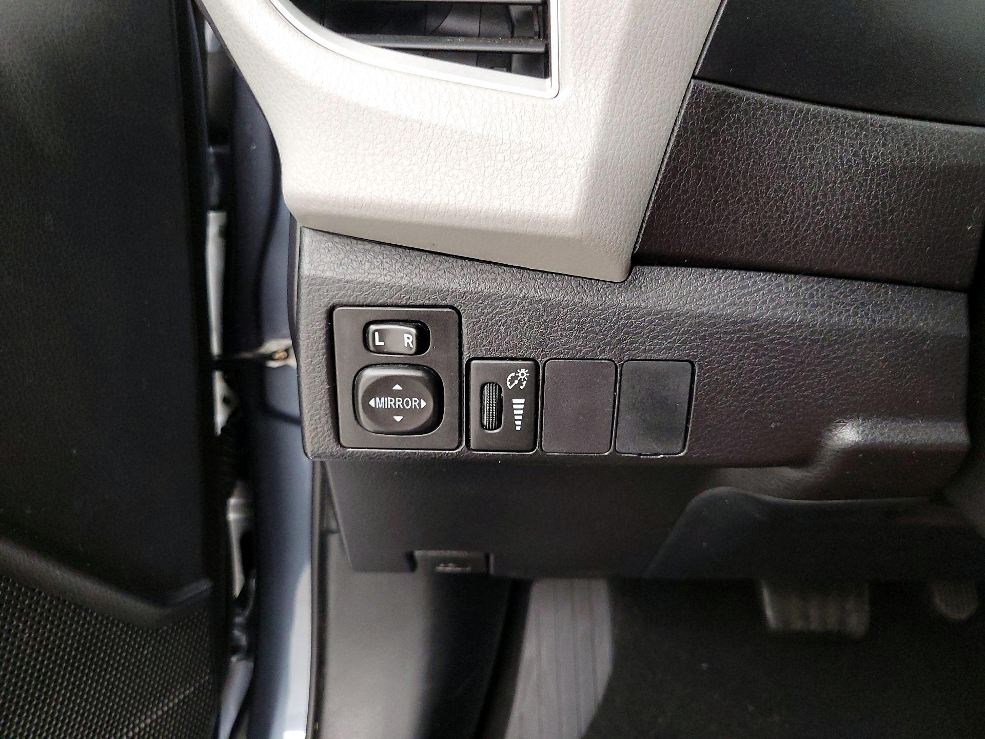 Thumbnail: 2016 Toyota Corolla - 13