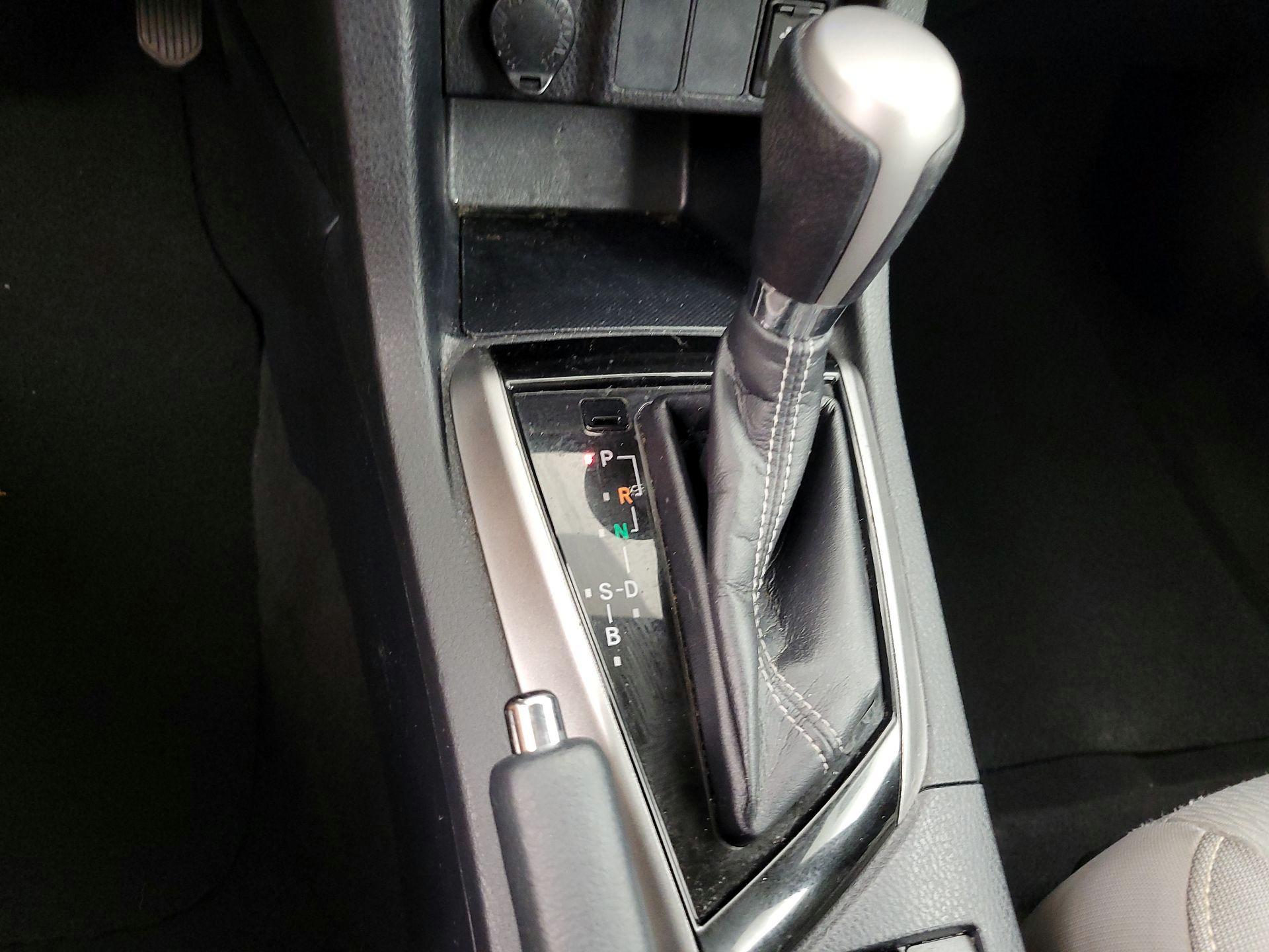 Thumbnail: 2016 Toyota Corolla - 17
