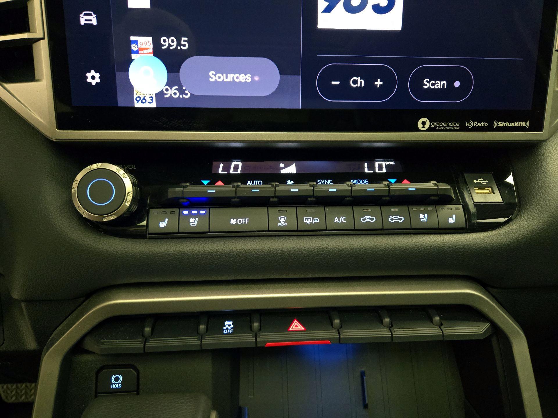 Thumbnail: 2022 Toyota Tundra - 16