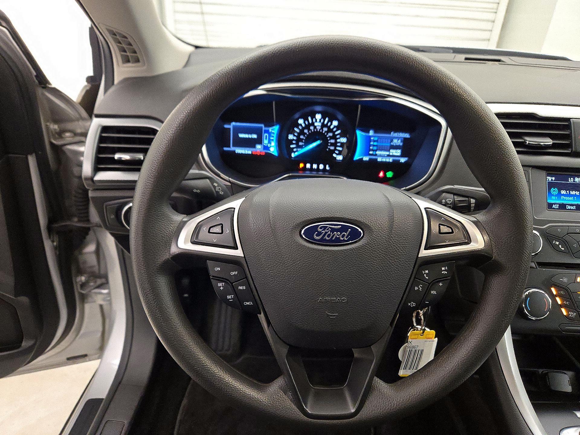 Thumbnail: 2015 Ford Fusion - 10