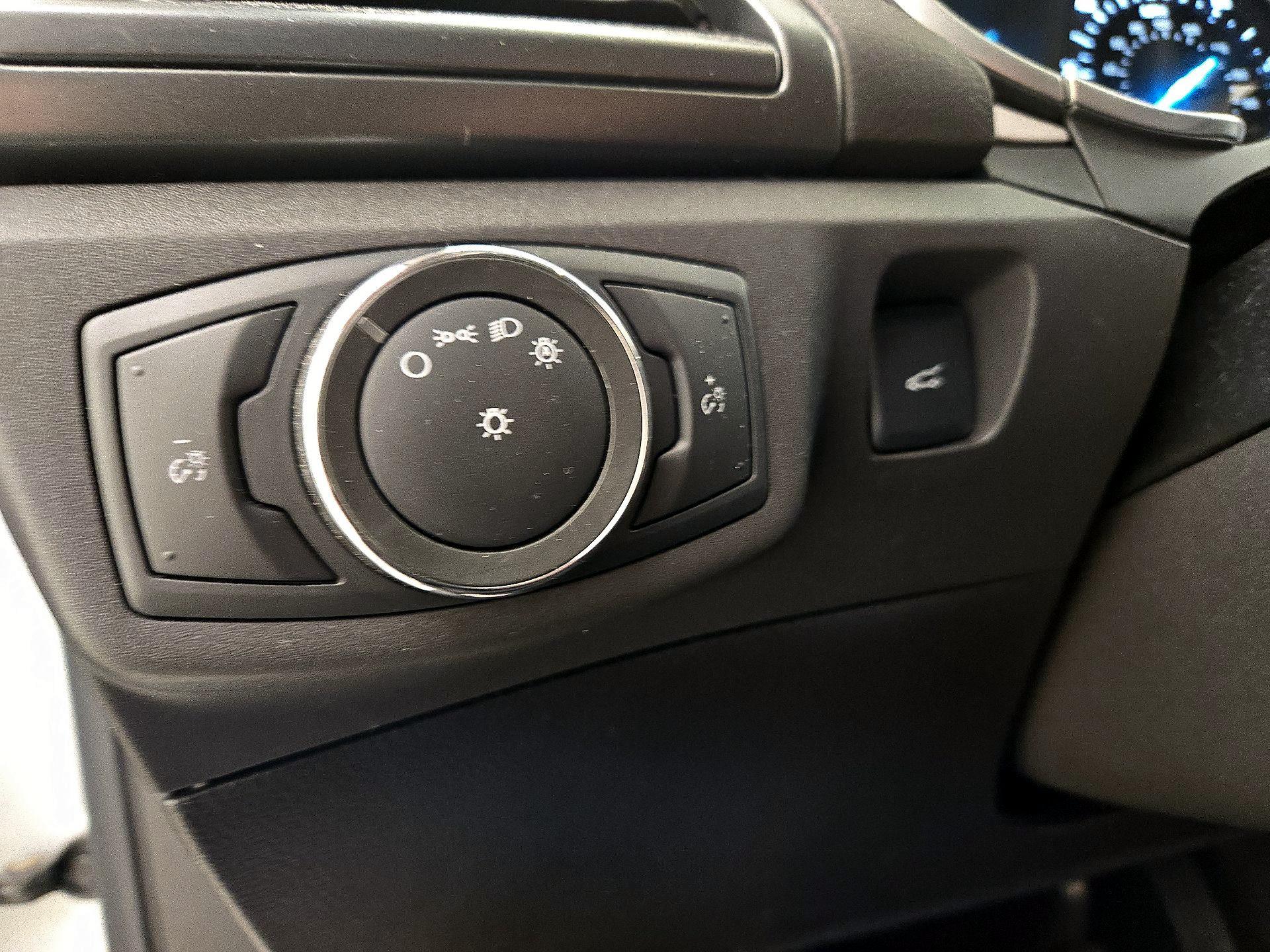 Thumbnail: 2015 Ford Fusion - 13