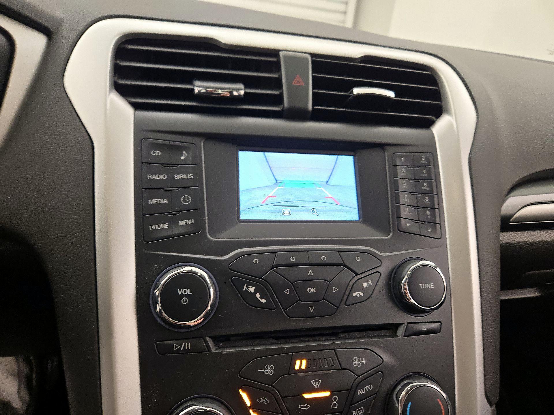 Thumbnail: 2015 Ford Fusion - 14