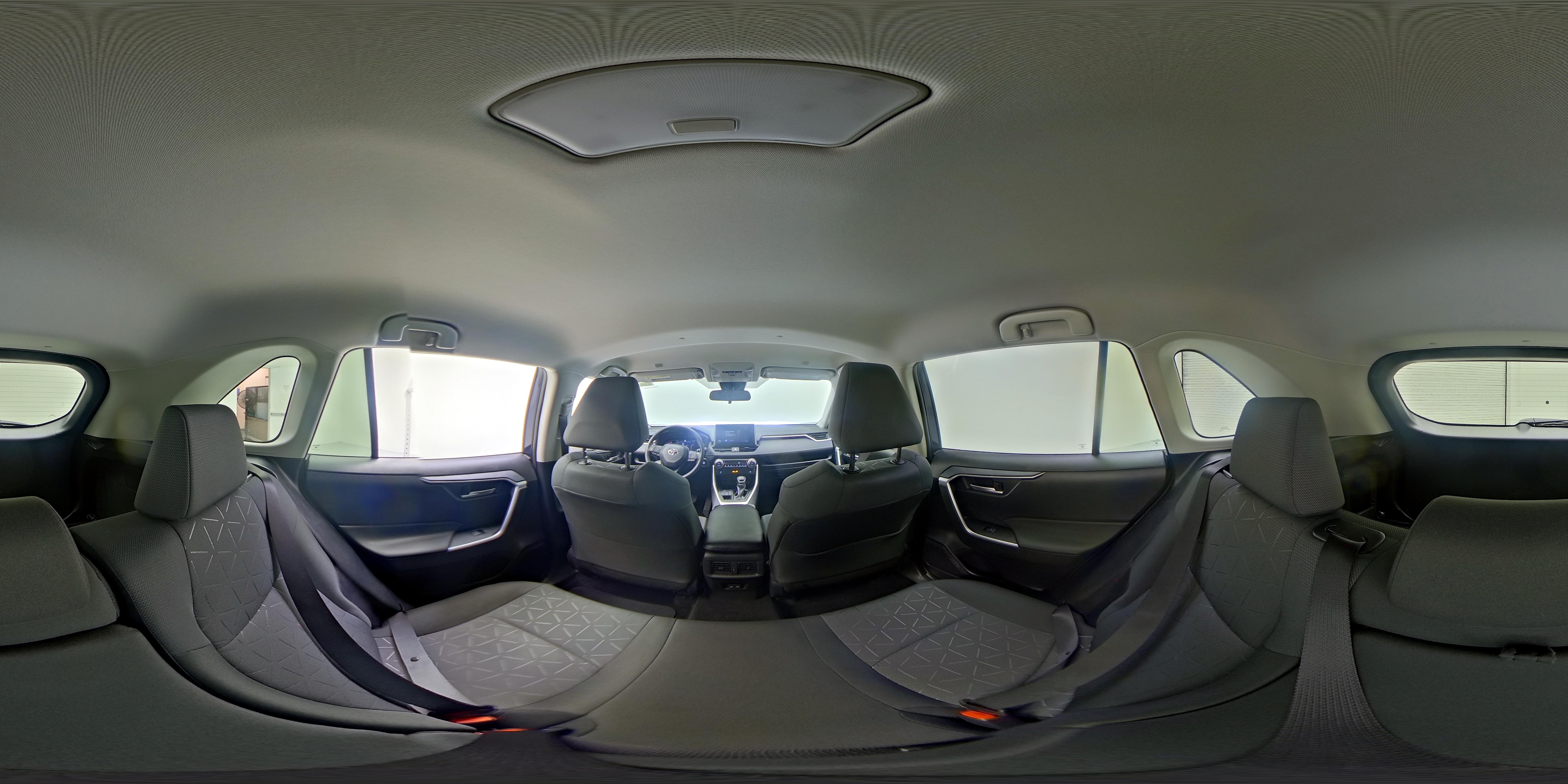 2025 Toyota RAV4 XLE - Photo 26