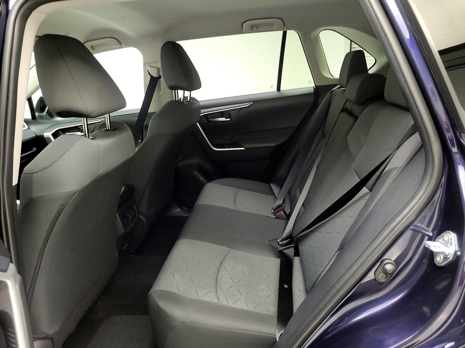 2025 Toyota RAV4 XLE - Photo 21