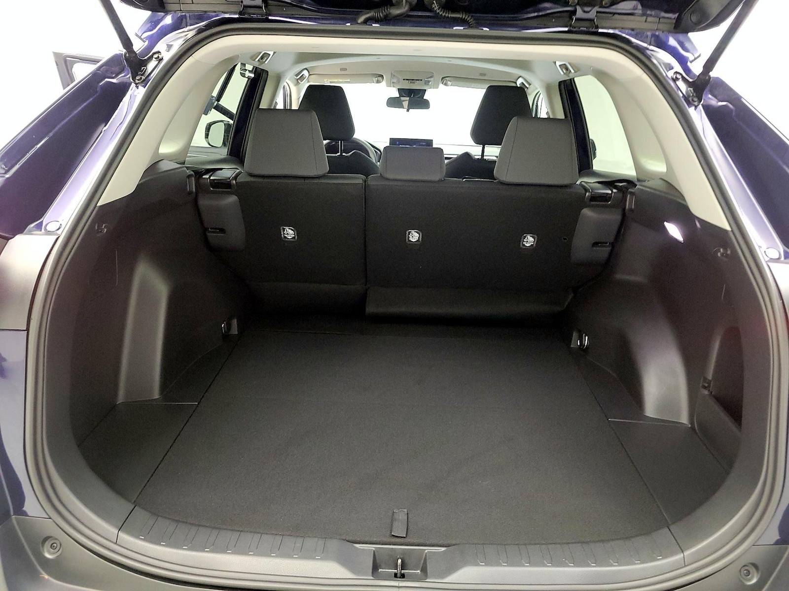 2025 Toyota RAV4 XLE - Photo 22